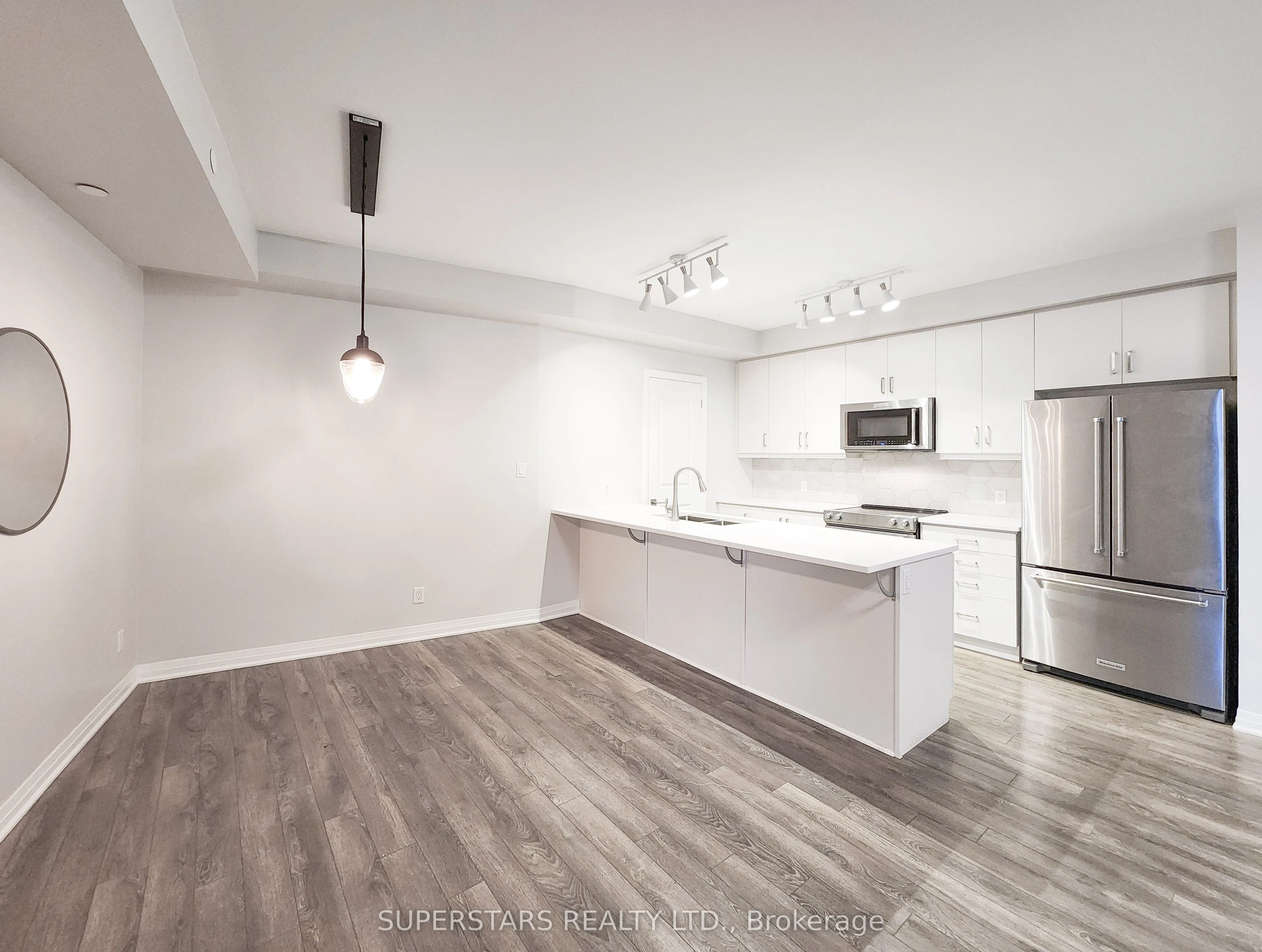 58 Adam Sellers Street, #518