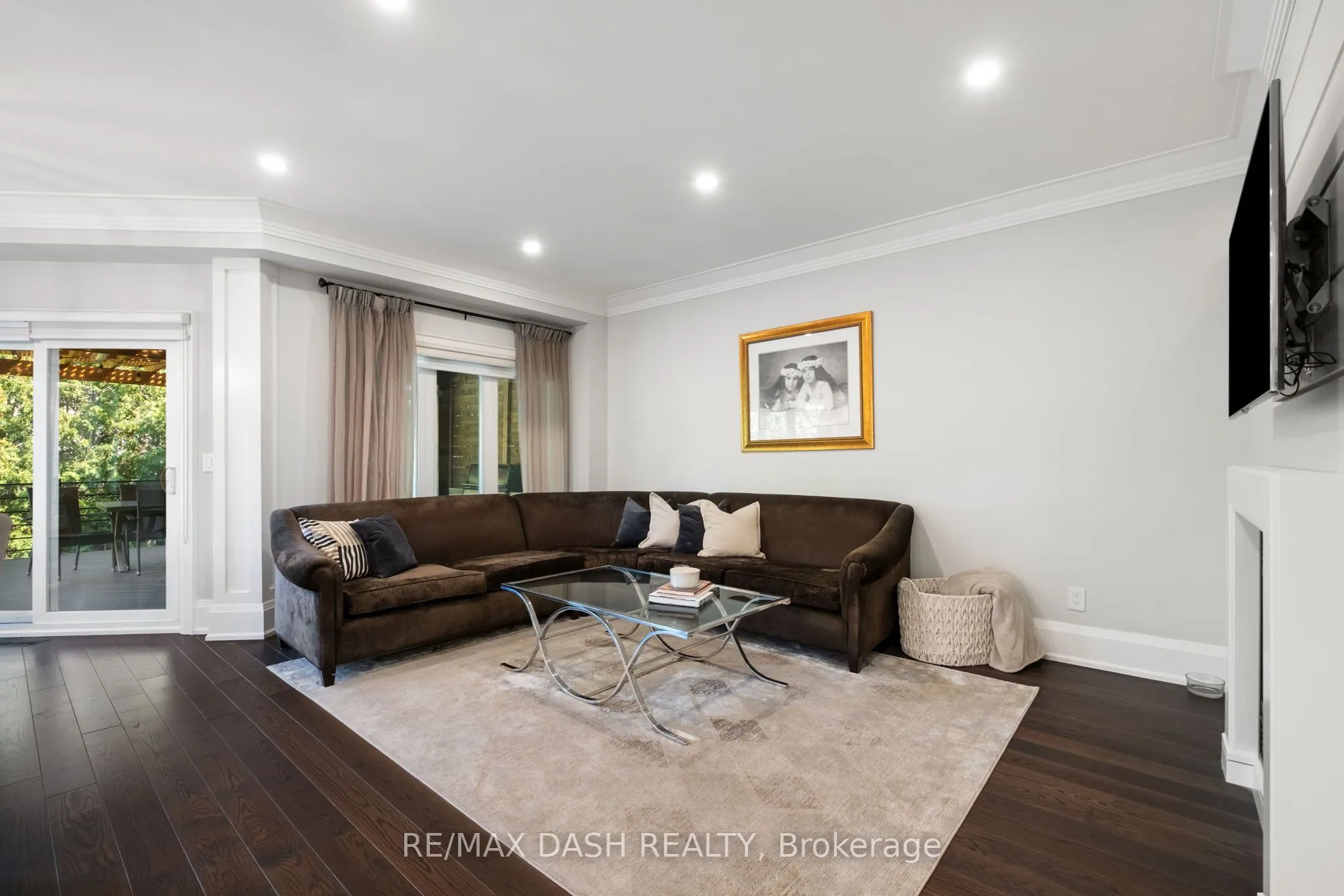 87 Vaughan Boulevard