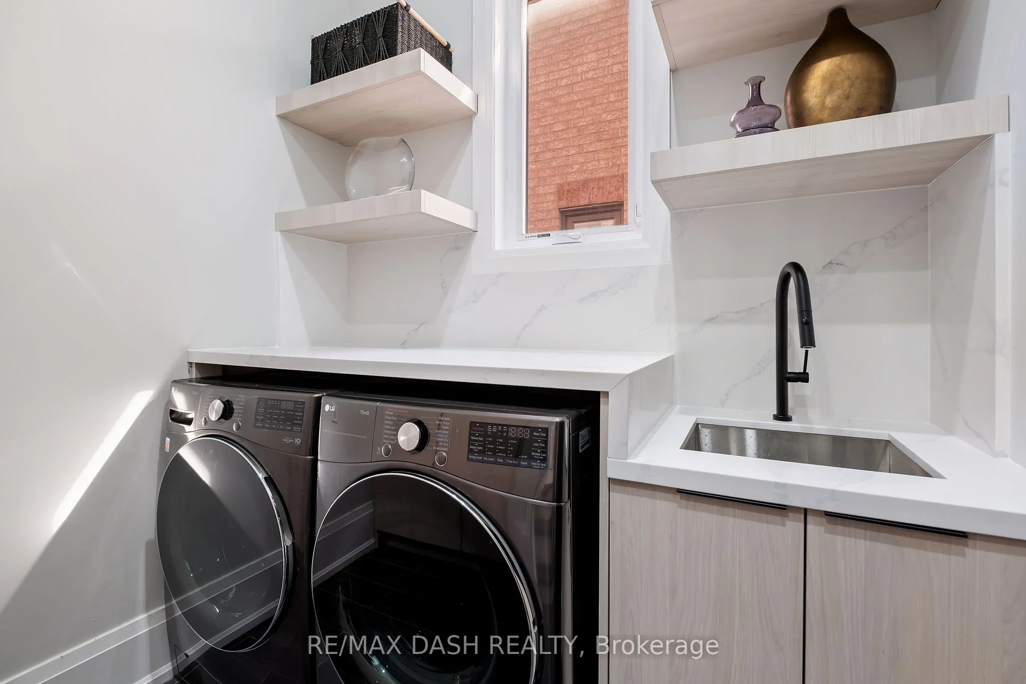 87 Vaughan Boulevard