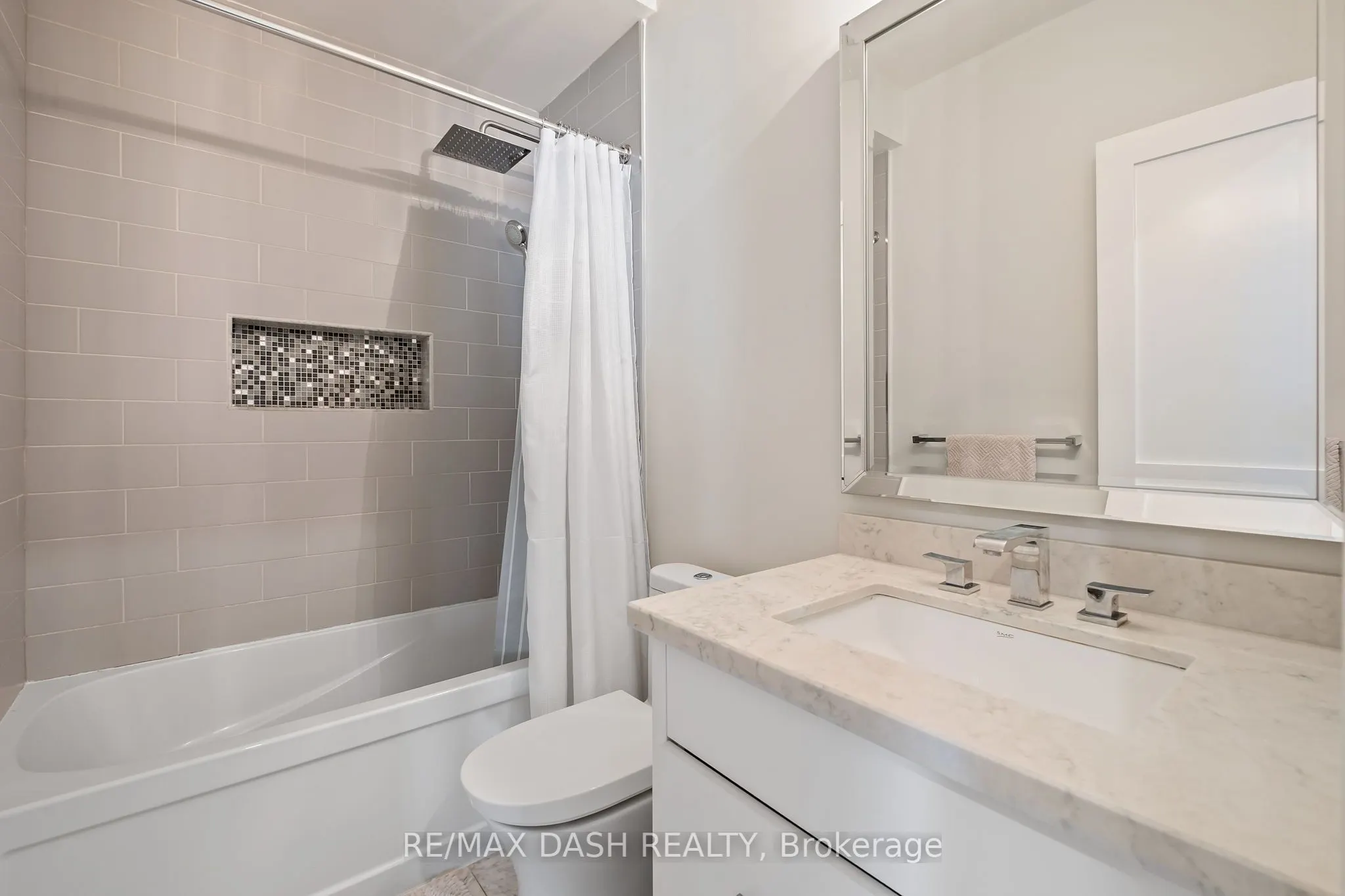 87 Vaughan Boulevard