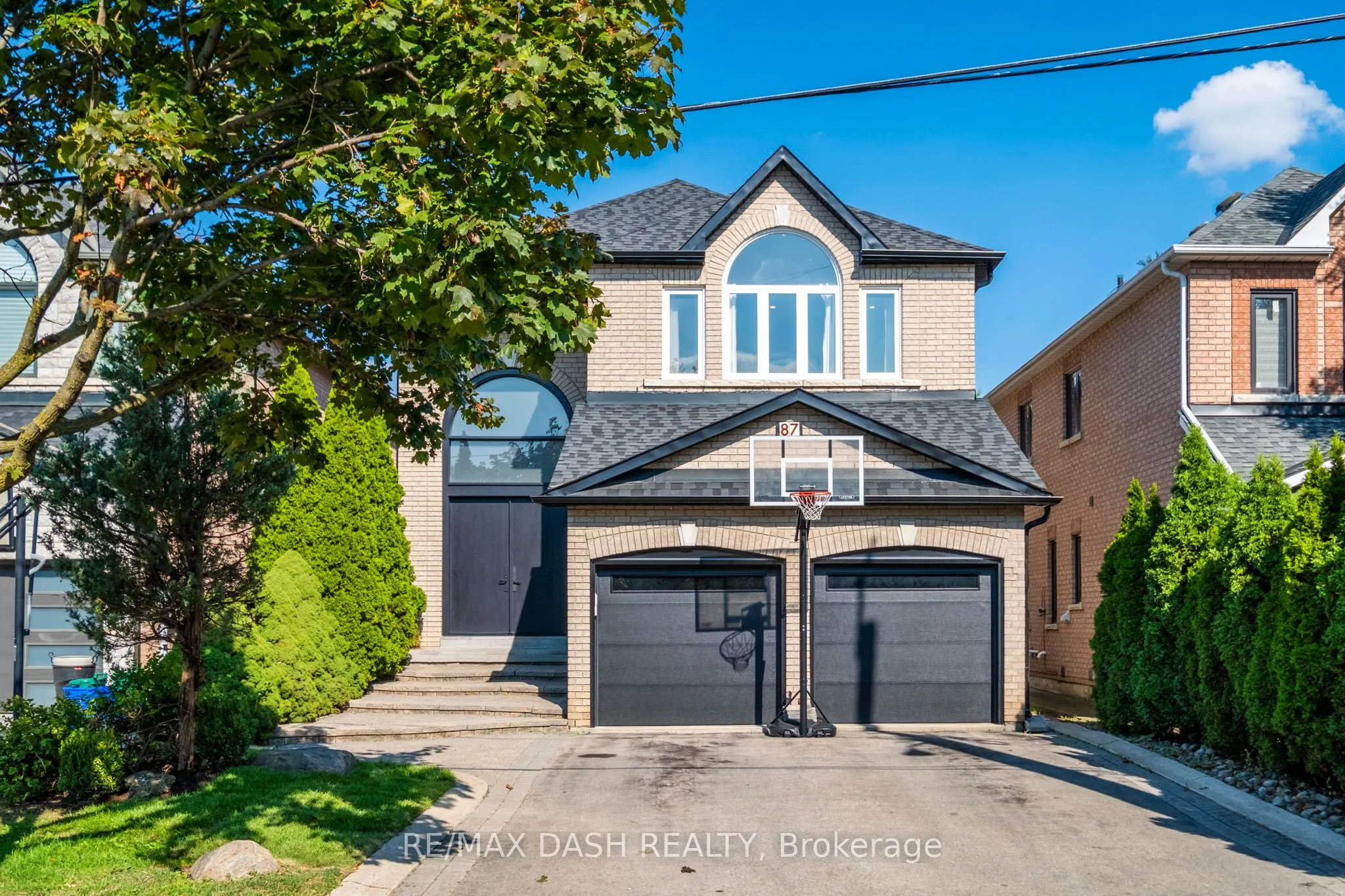 87 Vaughan Boulevard