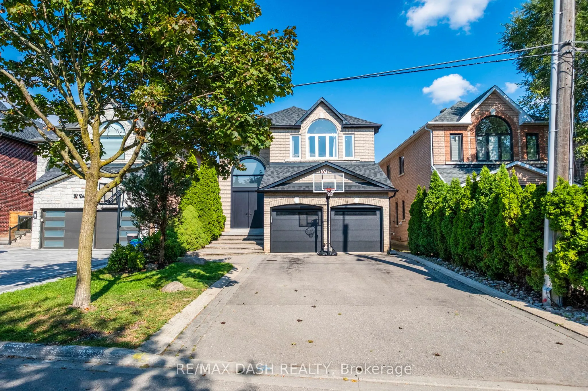 87 Vaughan Boulevard