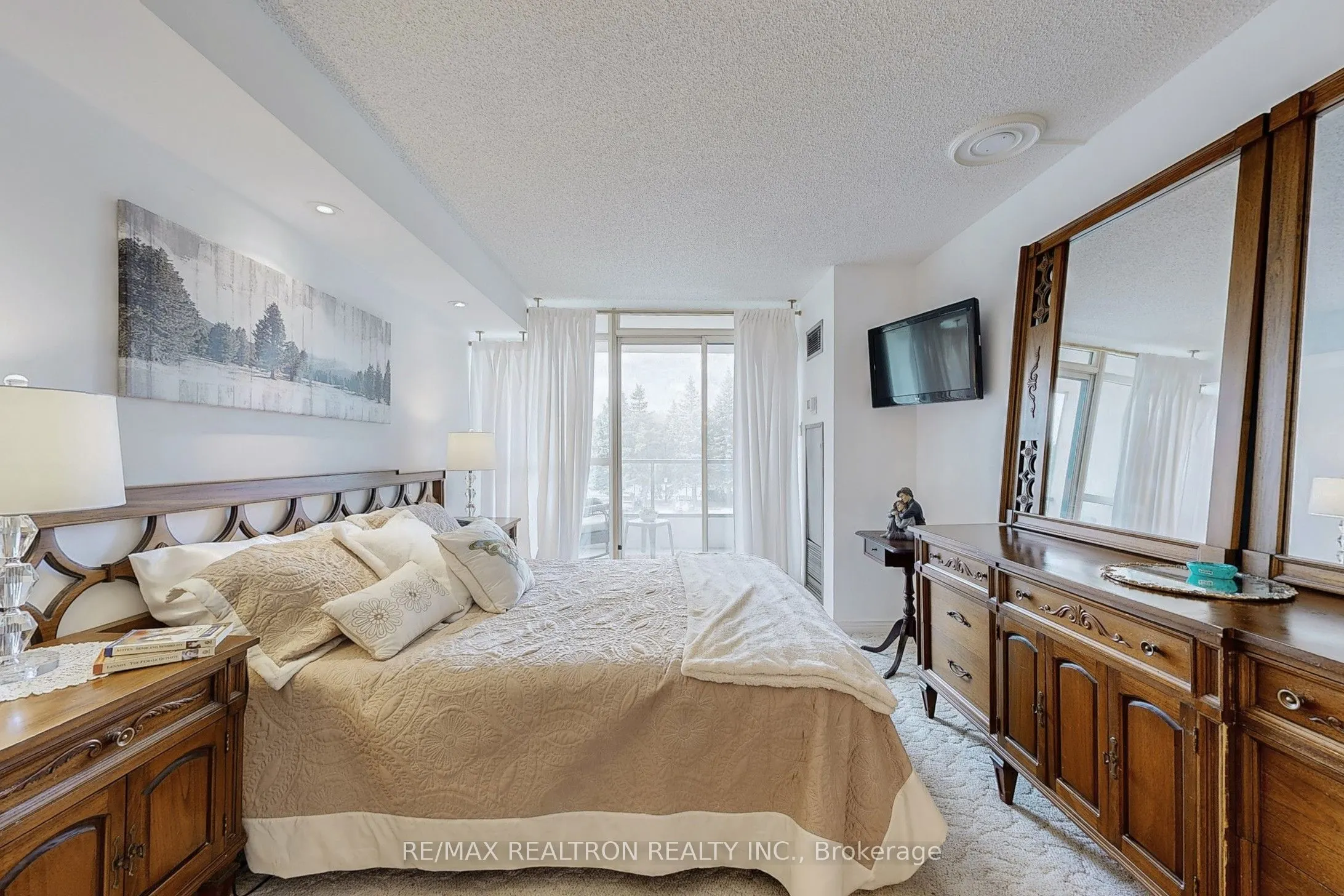 7300 Yonge Street, #311