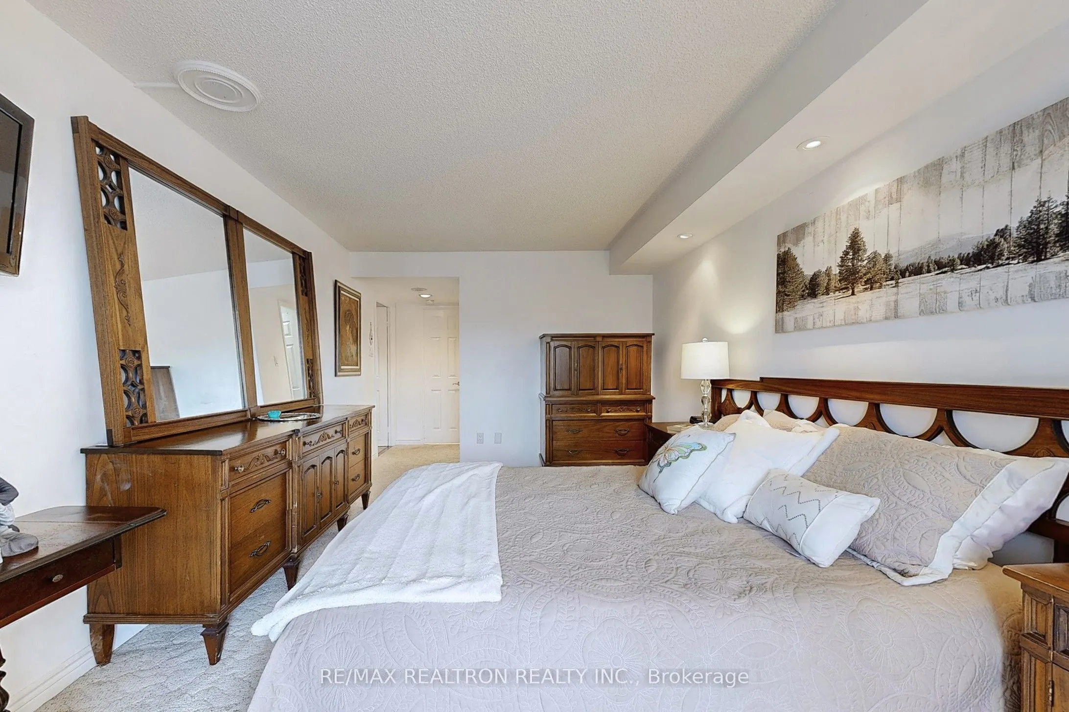 7300 Yonge Street, #311