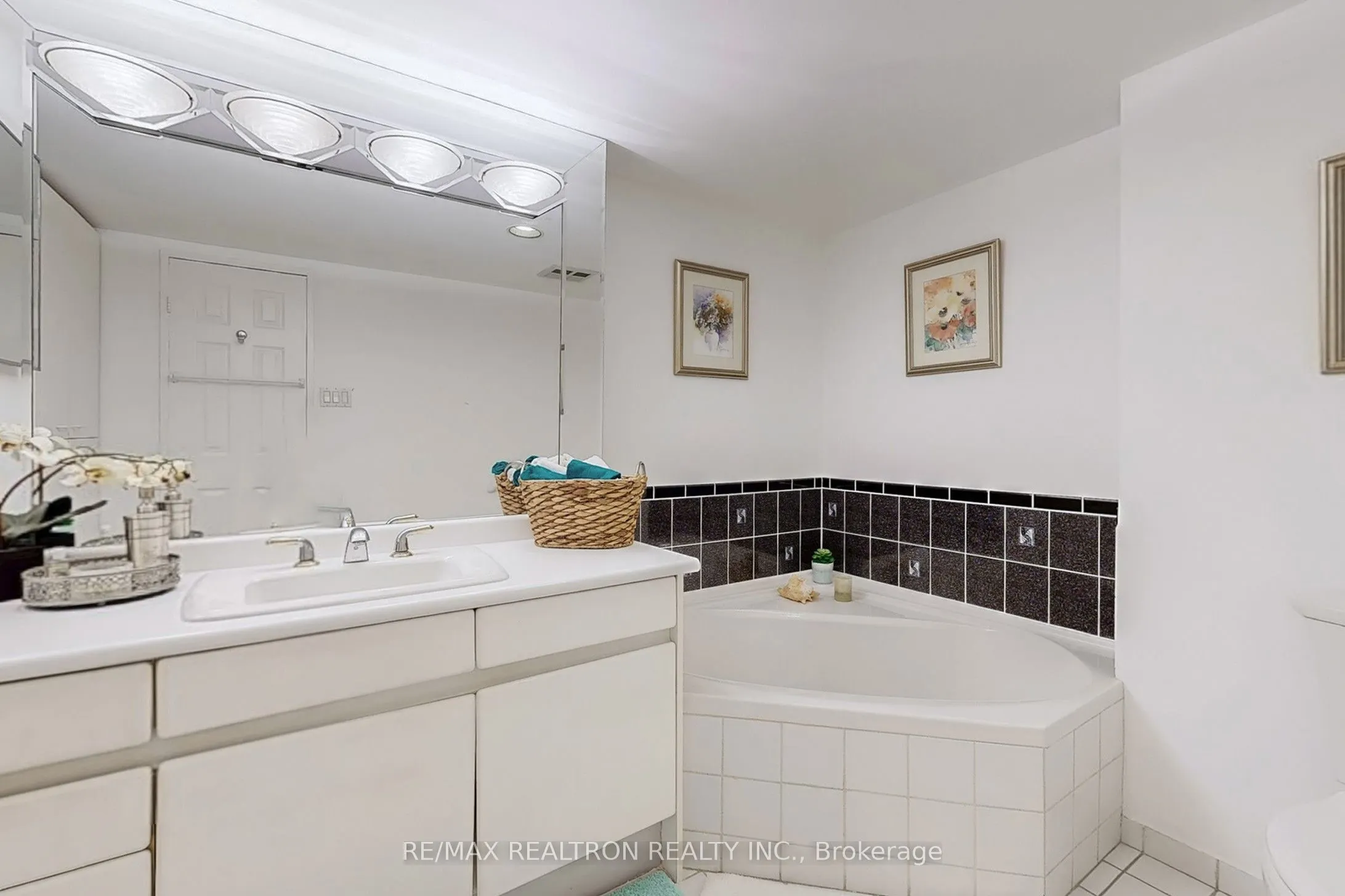 7300 Yonge Street, #311