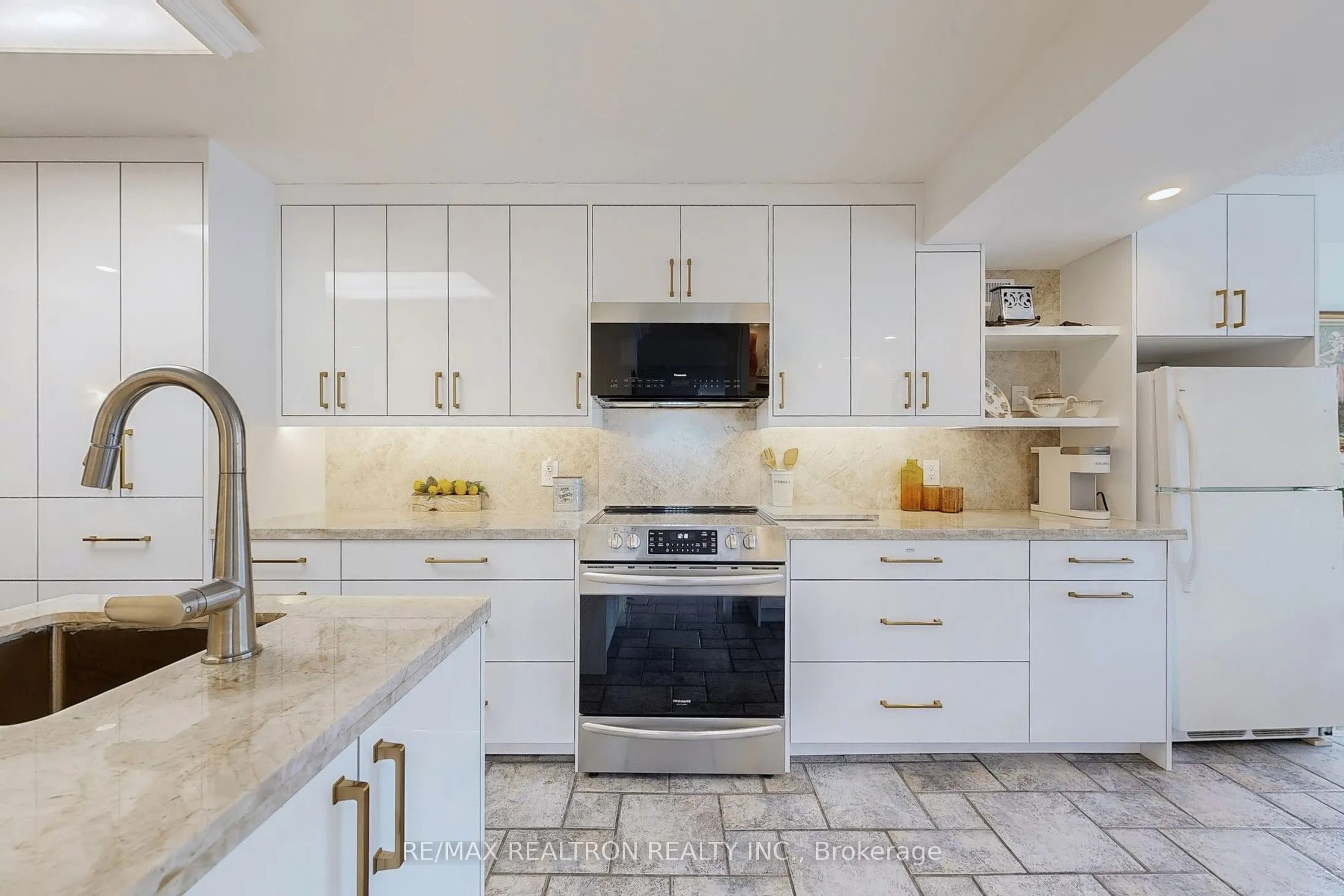 7300 Yonge Street, #311