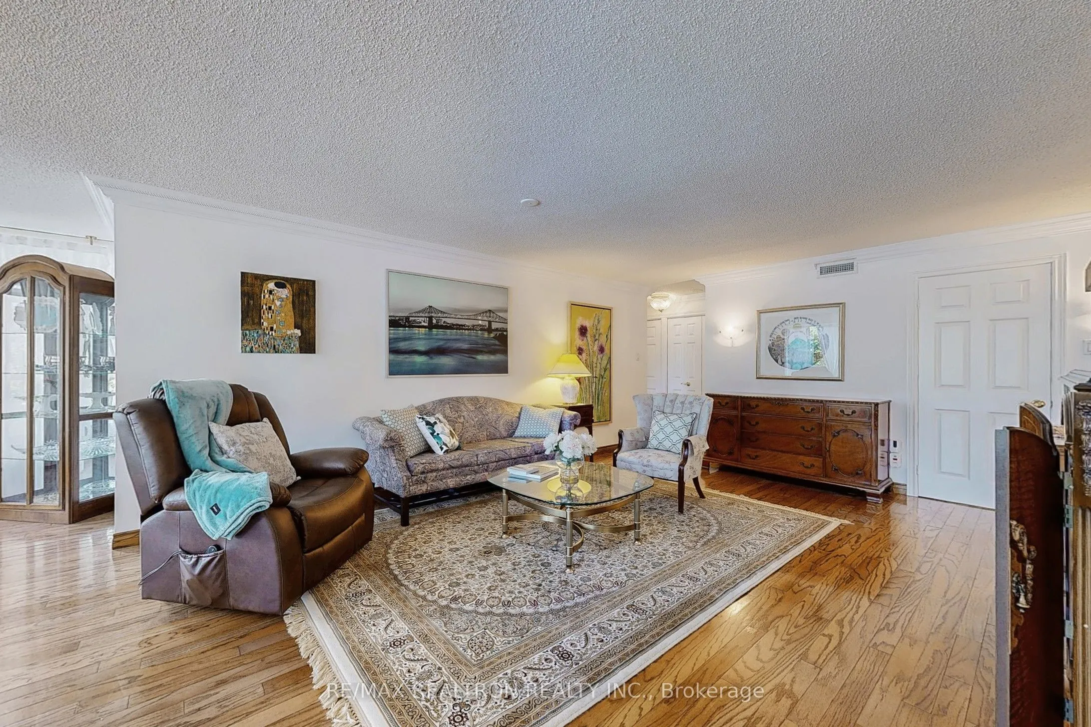 7300 Yonge Street, #311