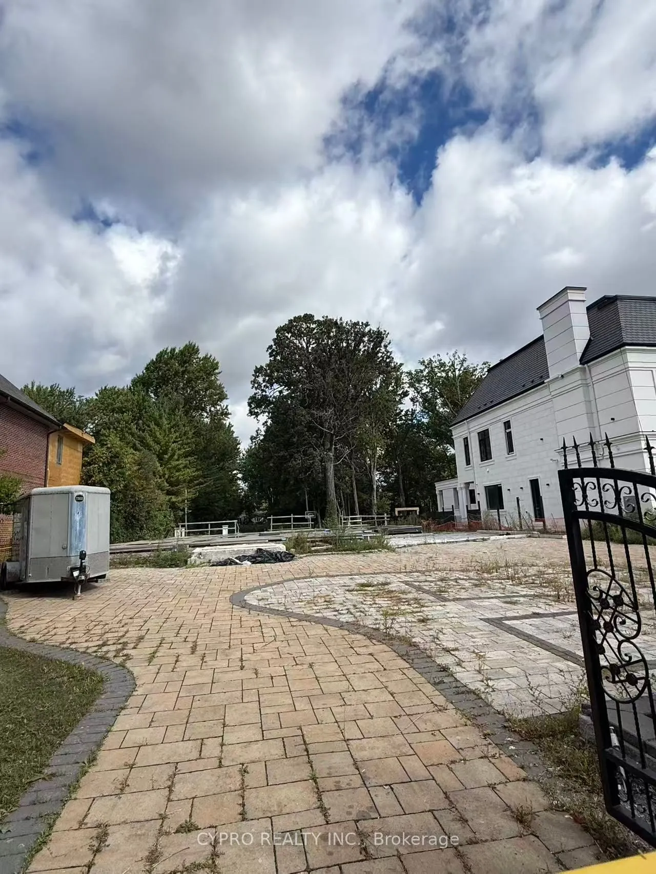 212 Duncan Road