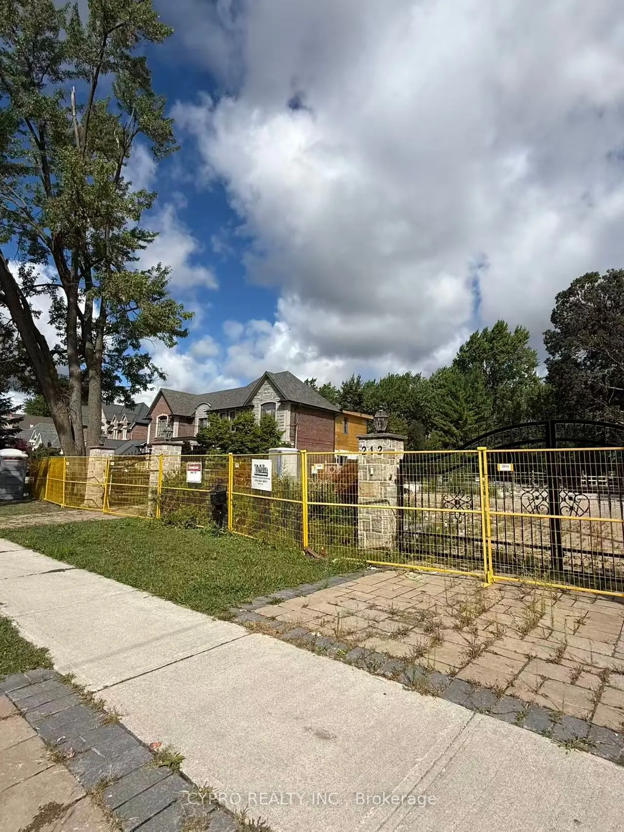212 Duncan Road