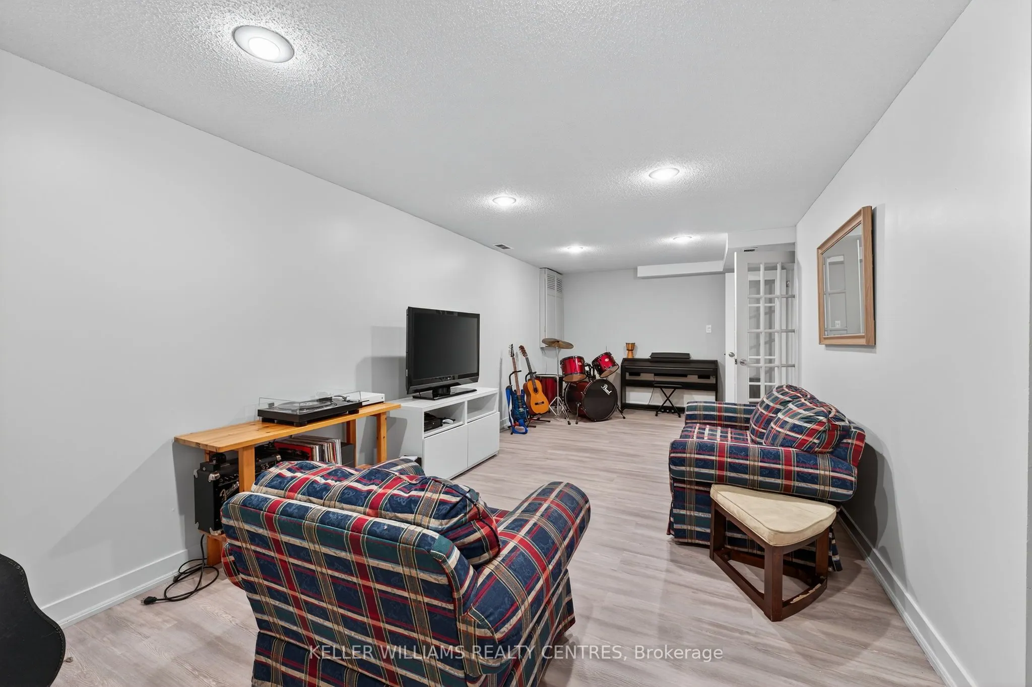 42 Buchanan Crescent