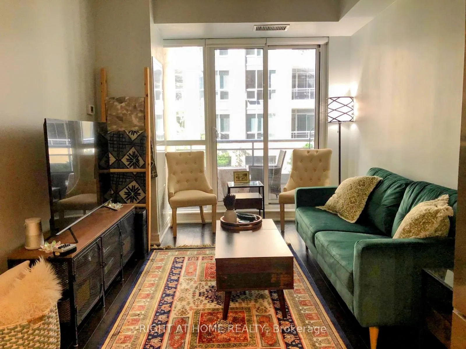 9191 Yonge Street, #SW 215