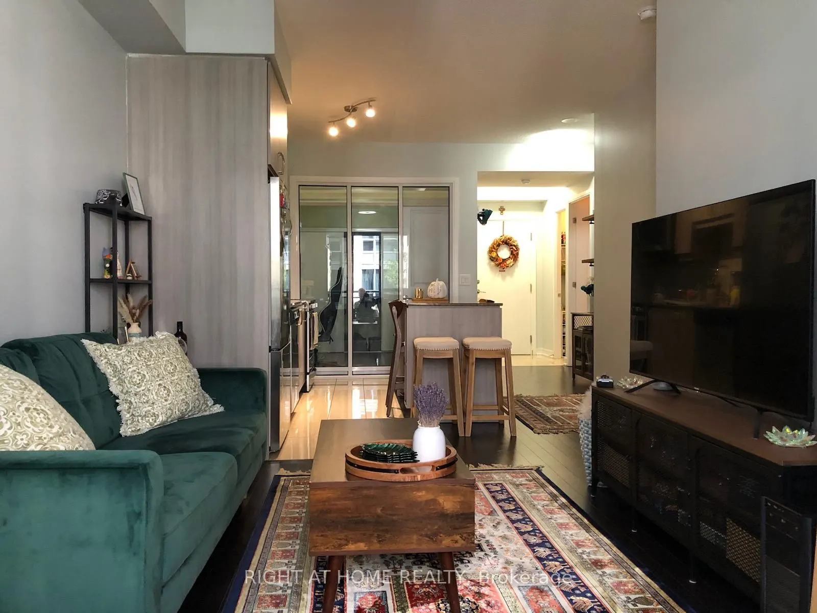 9191 Yonge Street, #SW 215