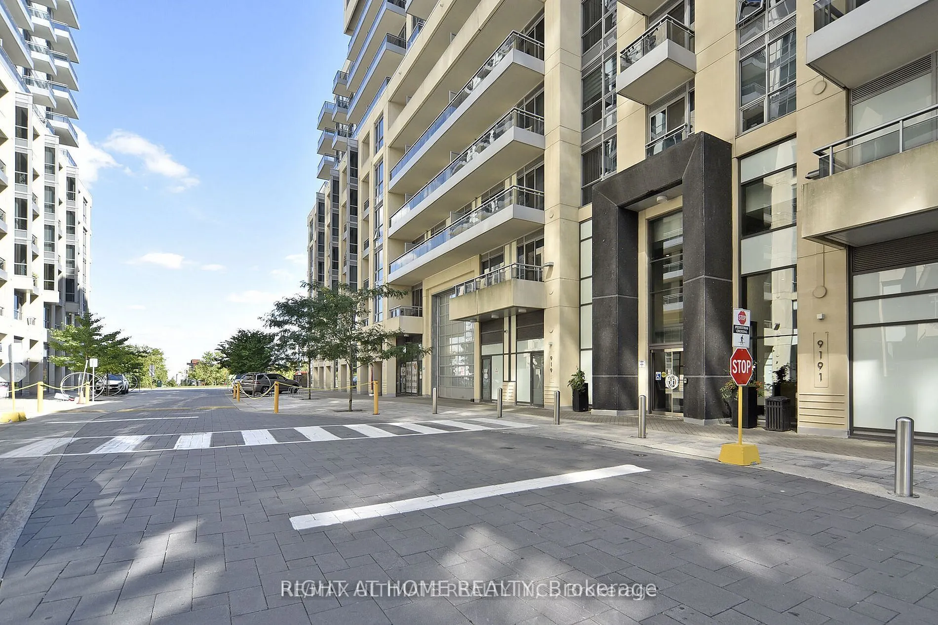 9191 Yonge Street, #SW 215