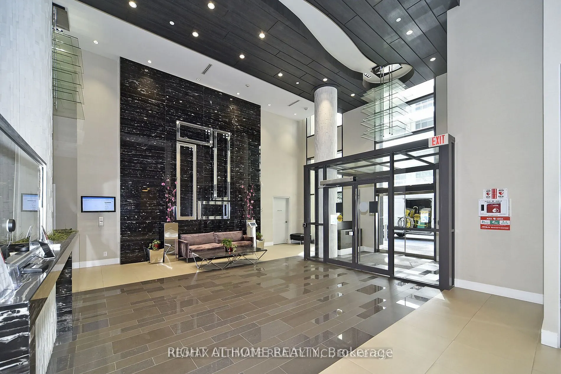 9191 Yonge Street, #SW 215