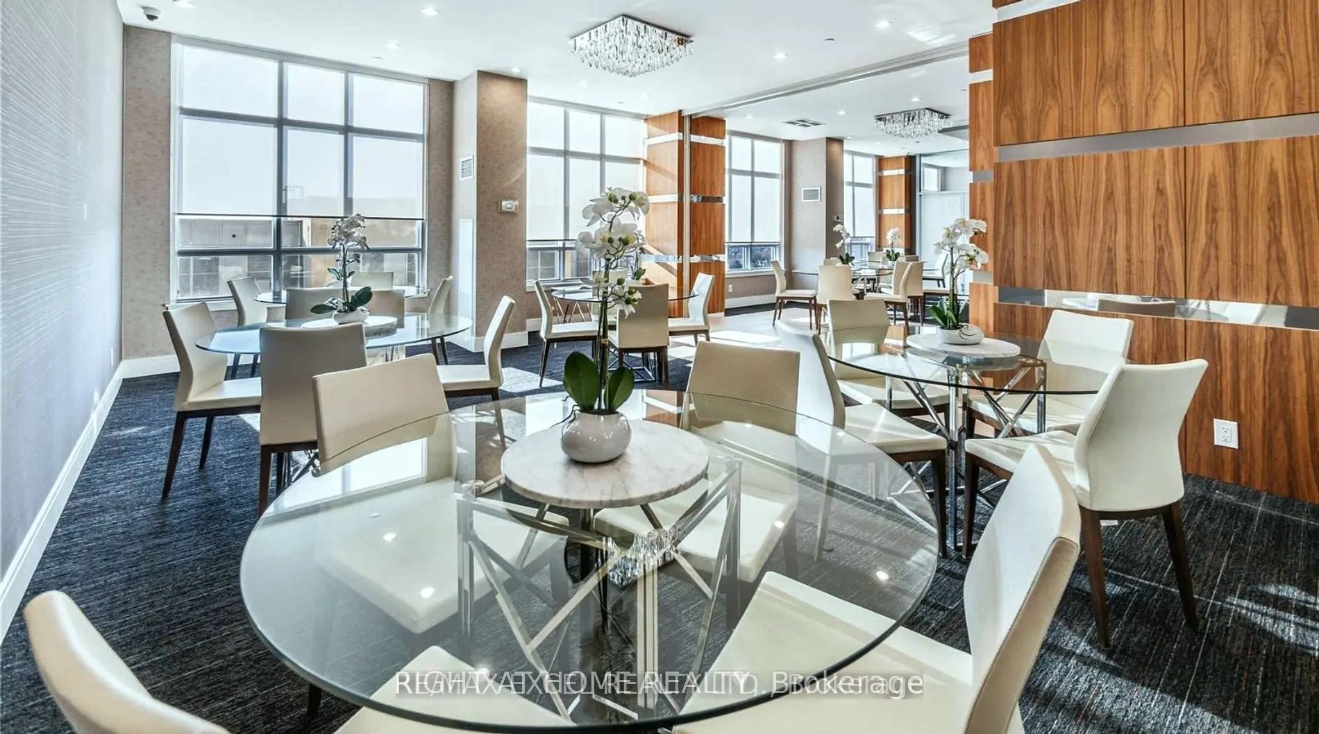9191 Yonge Street, #SW 215