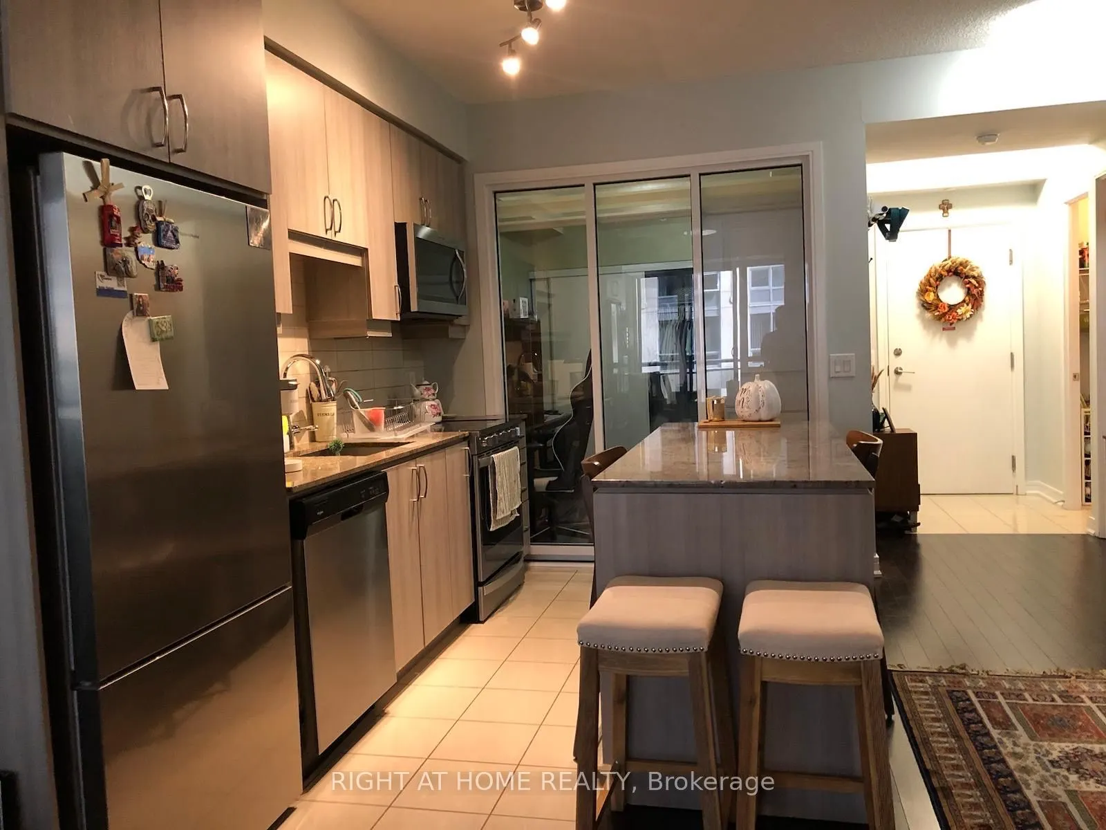 9191 Yonge Street, #SW 215