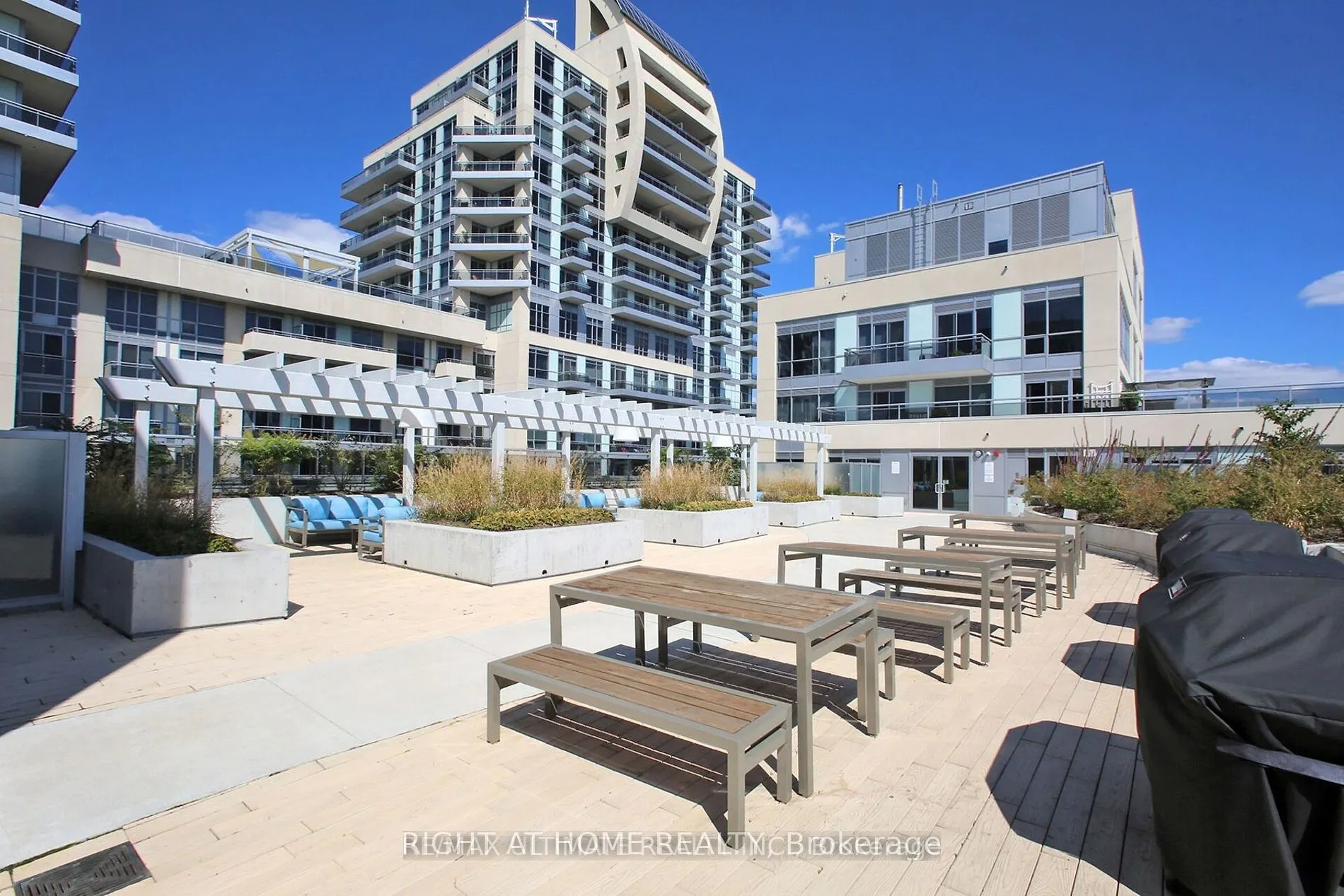 9191 Yonge Street, #SW 215