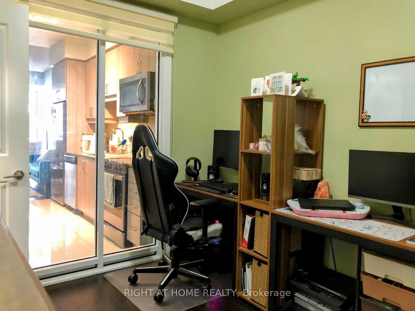 9191 Yonge Street, #SW 215
