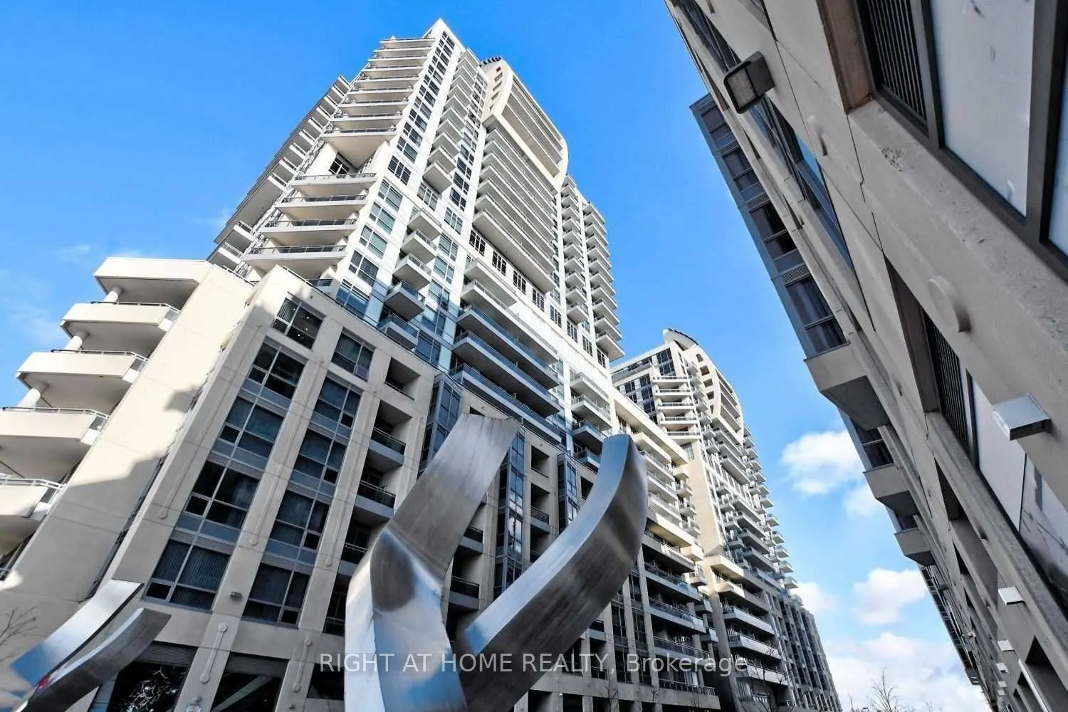 9191 Yonge Street, #SW 215