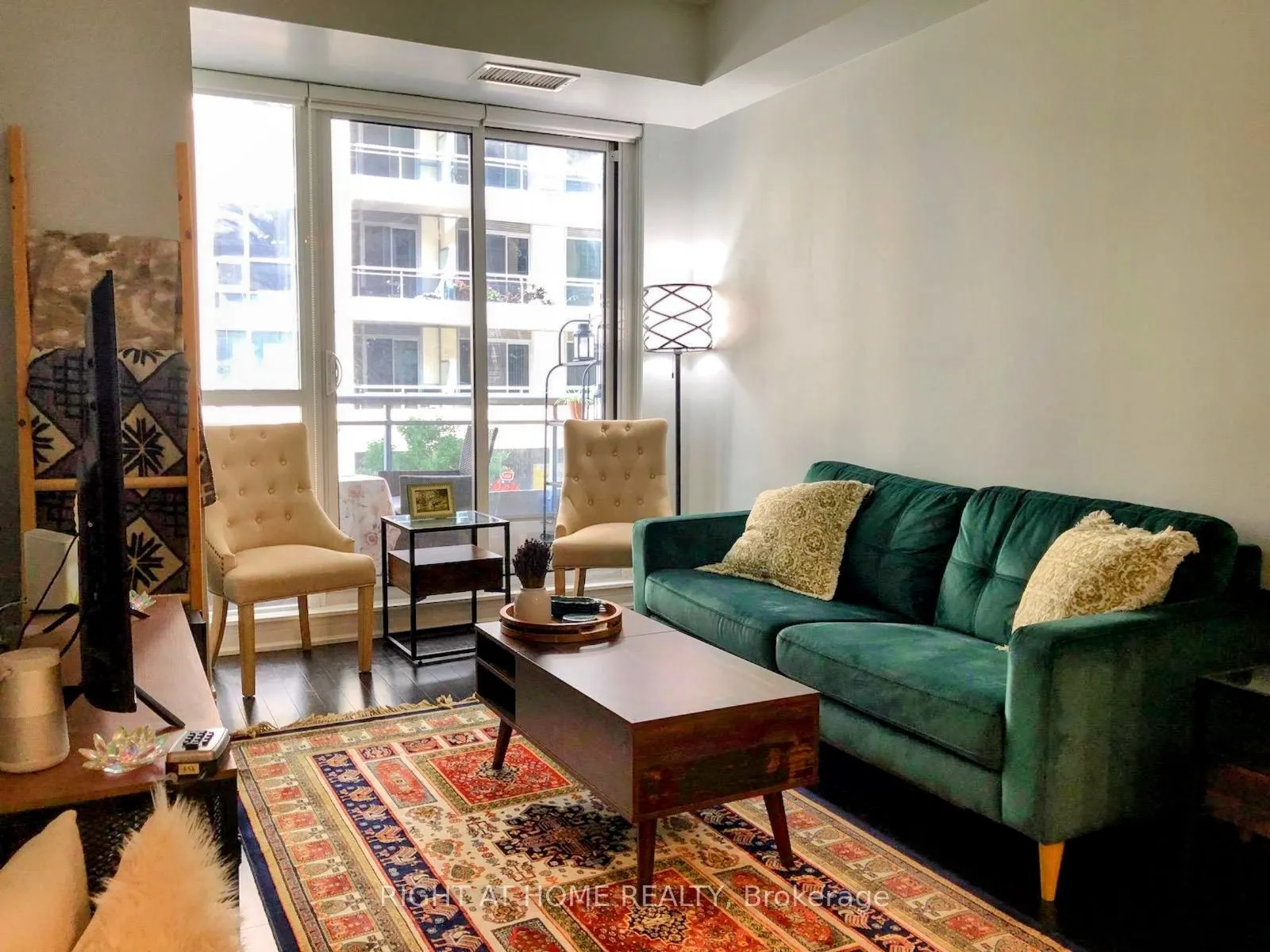 9191 Yonge Street, #SW 215