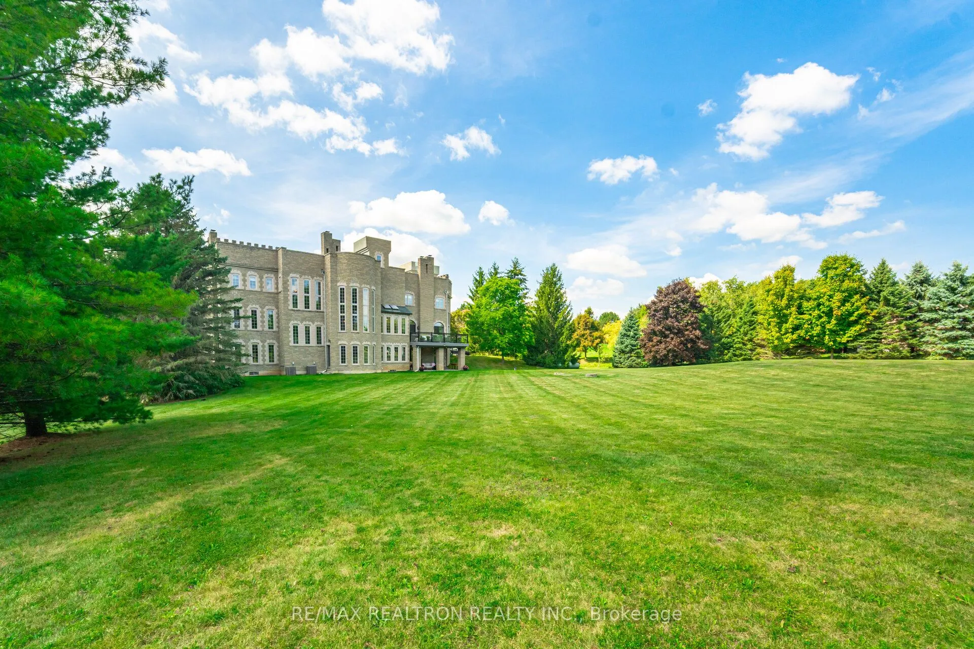 95 Loch Erne Lane