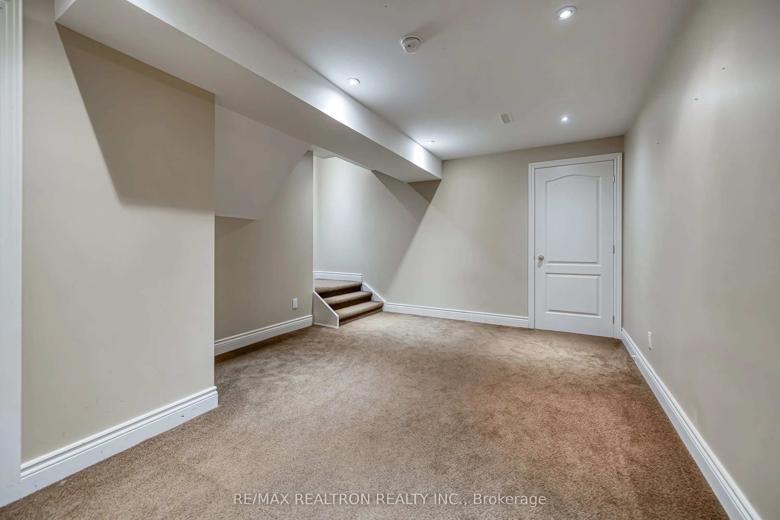 73 Adastra Crescent