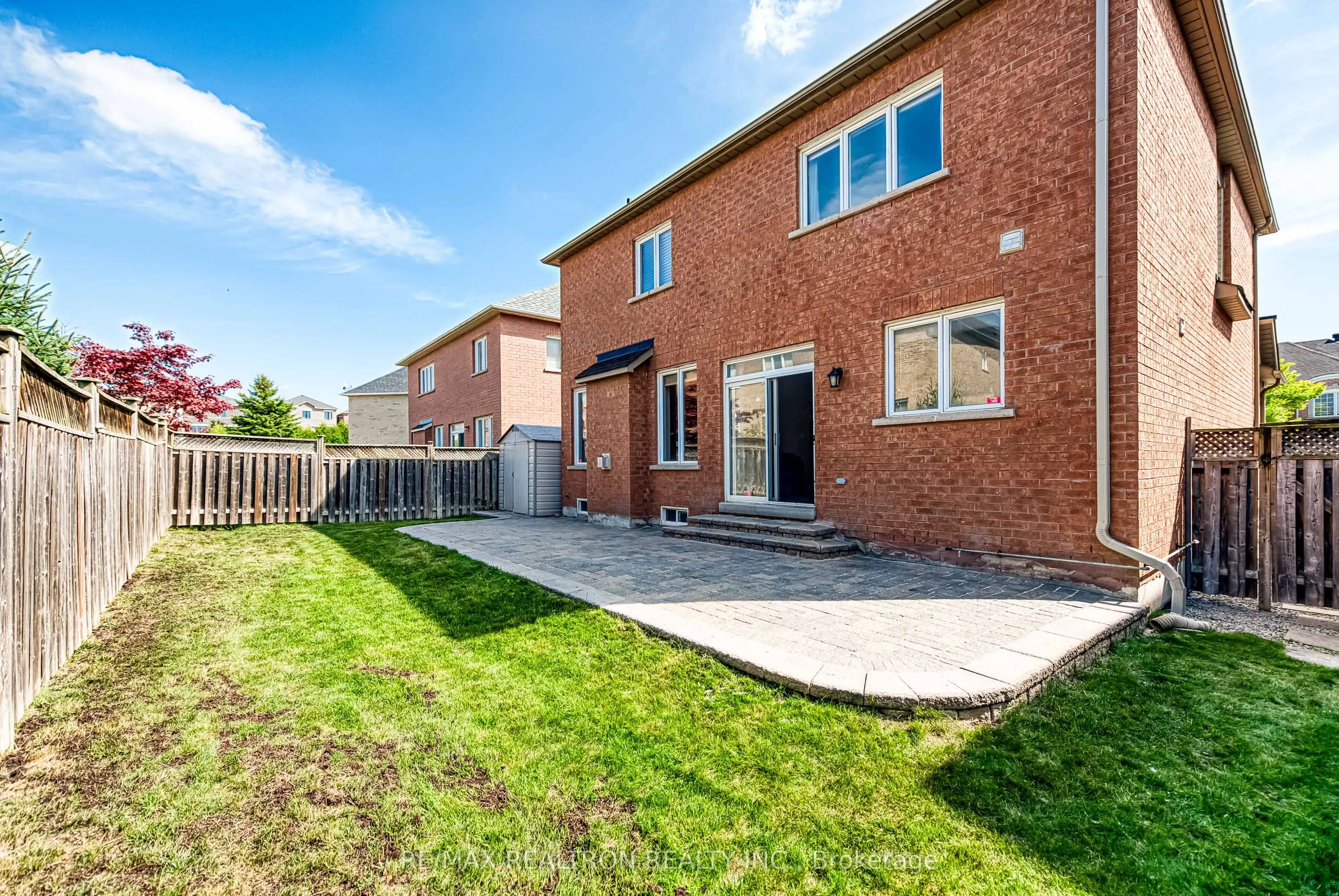 73 Adastra Crescent