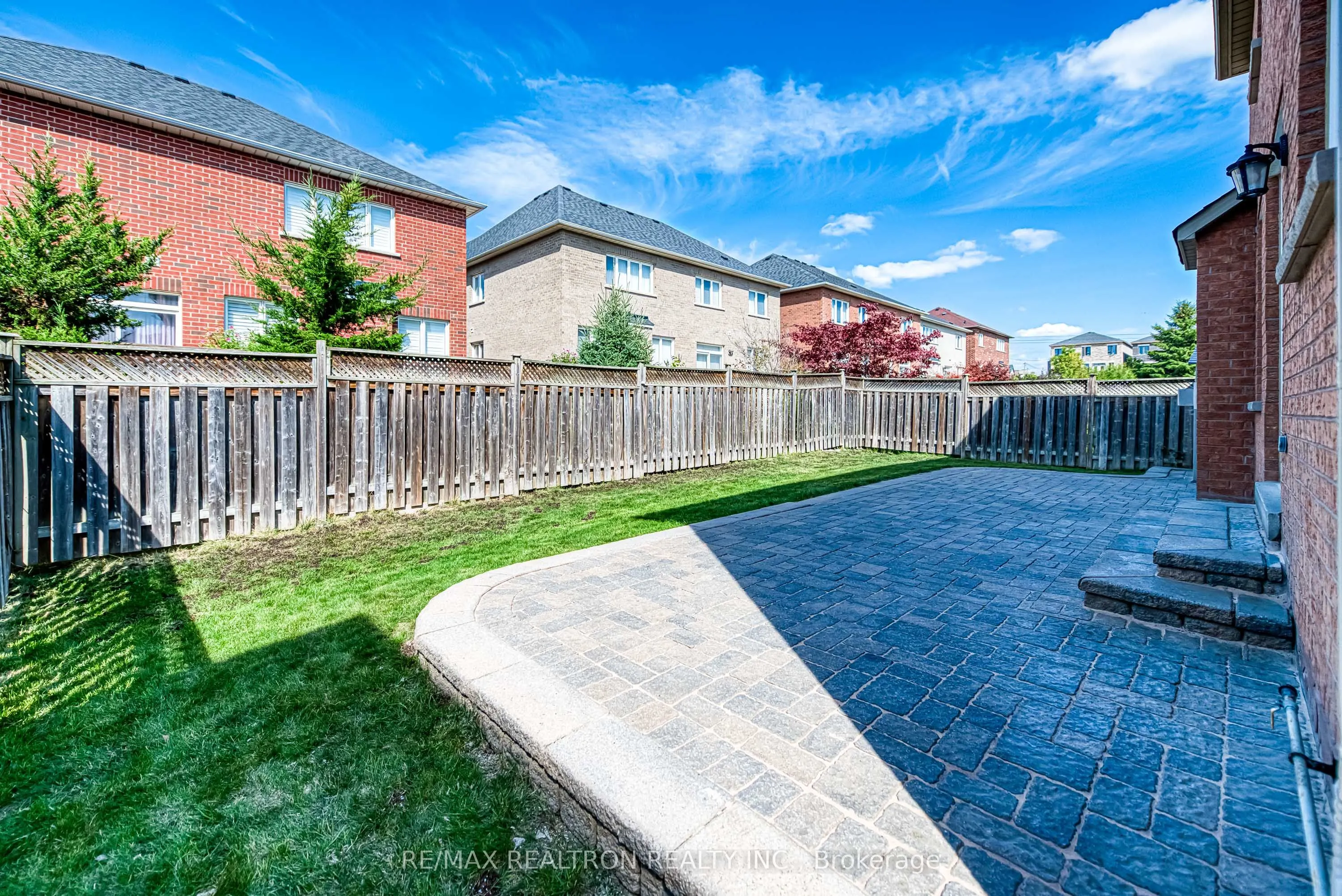 73 Adastra Crescent
