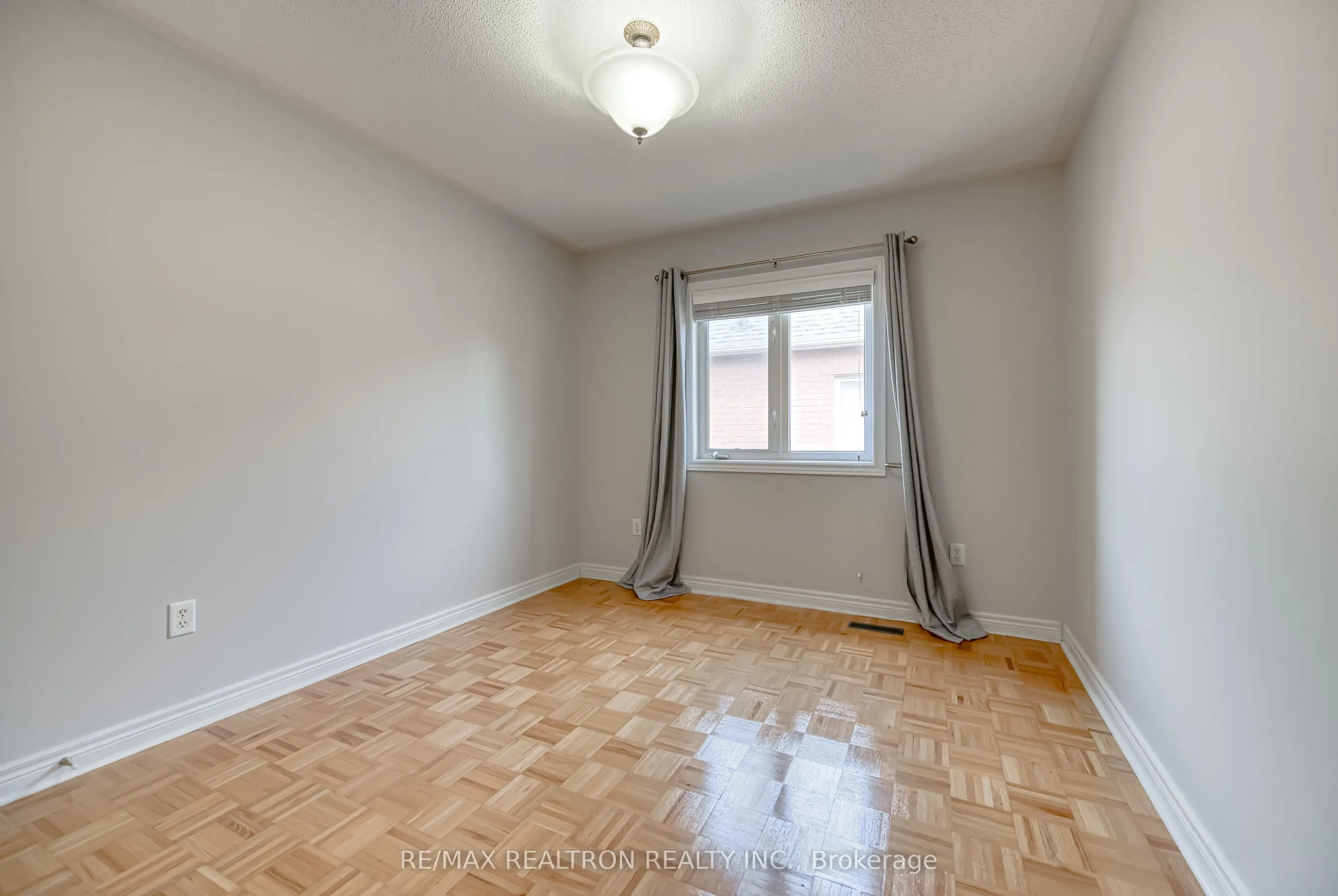 73 Adastra Crescent