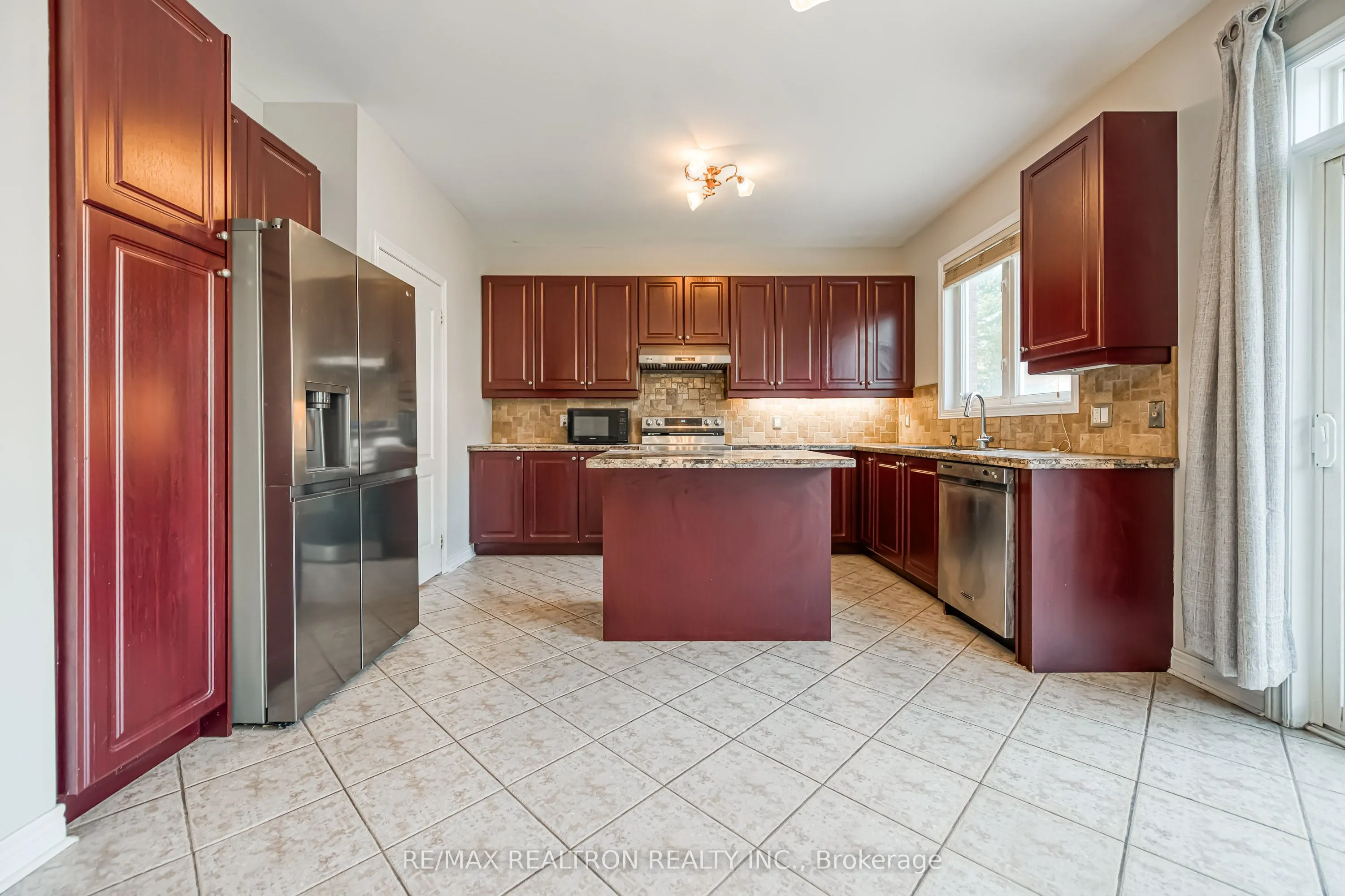 73 Adastra Crescent