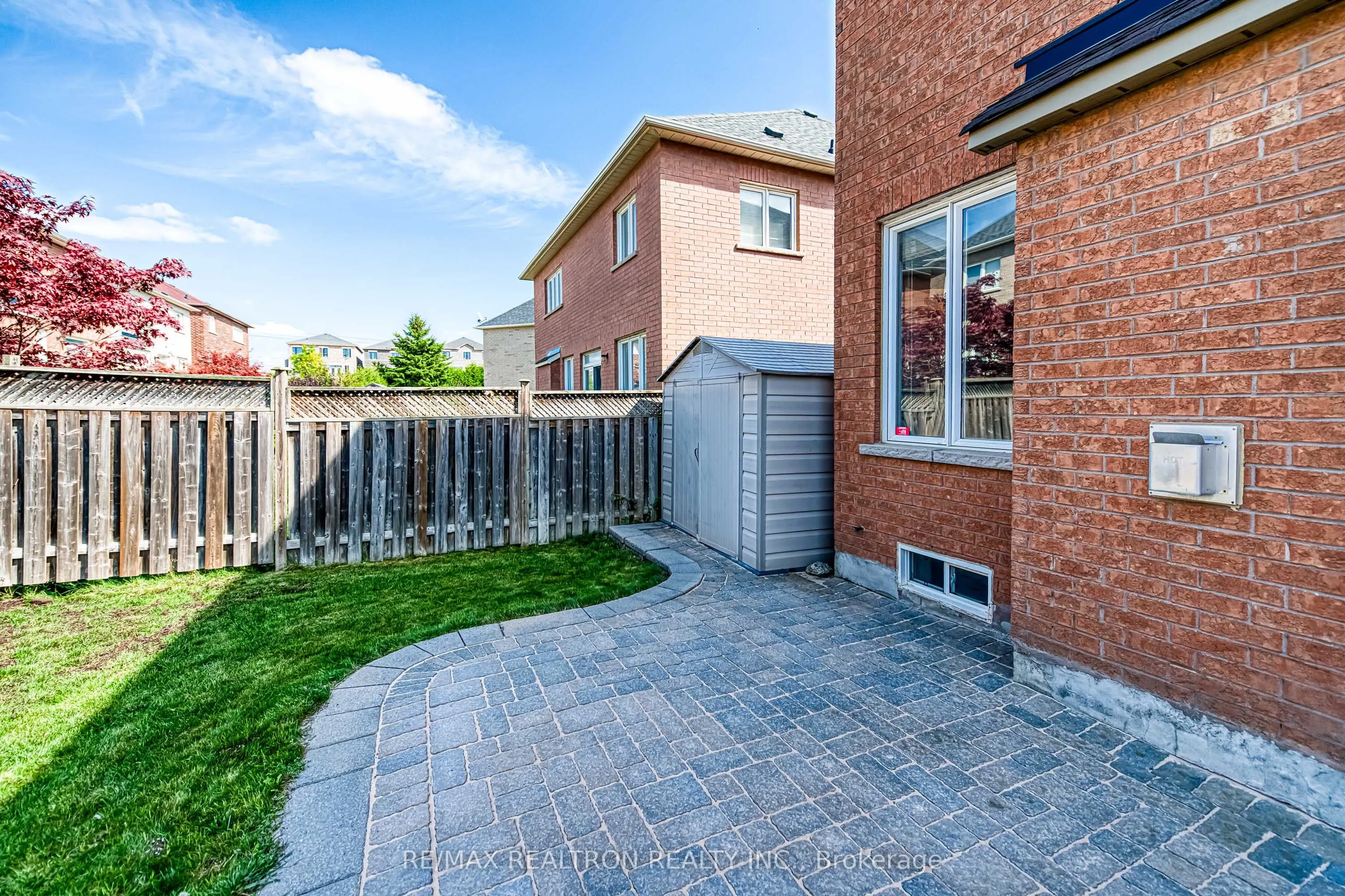 73 Adastra Crescent