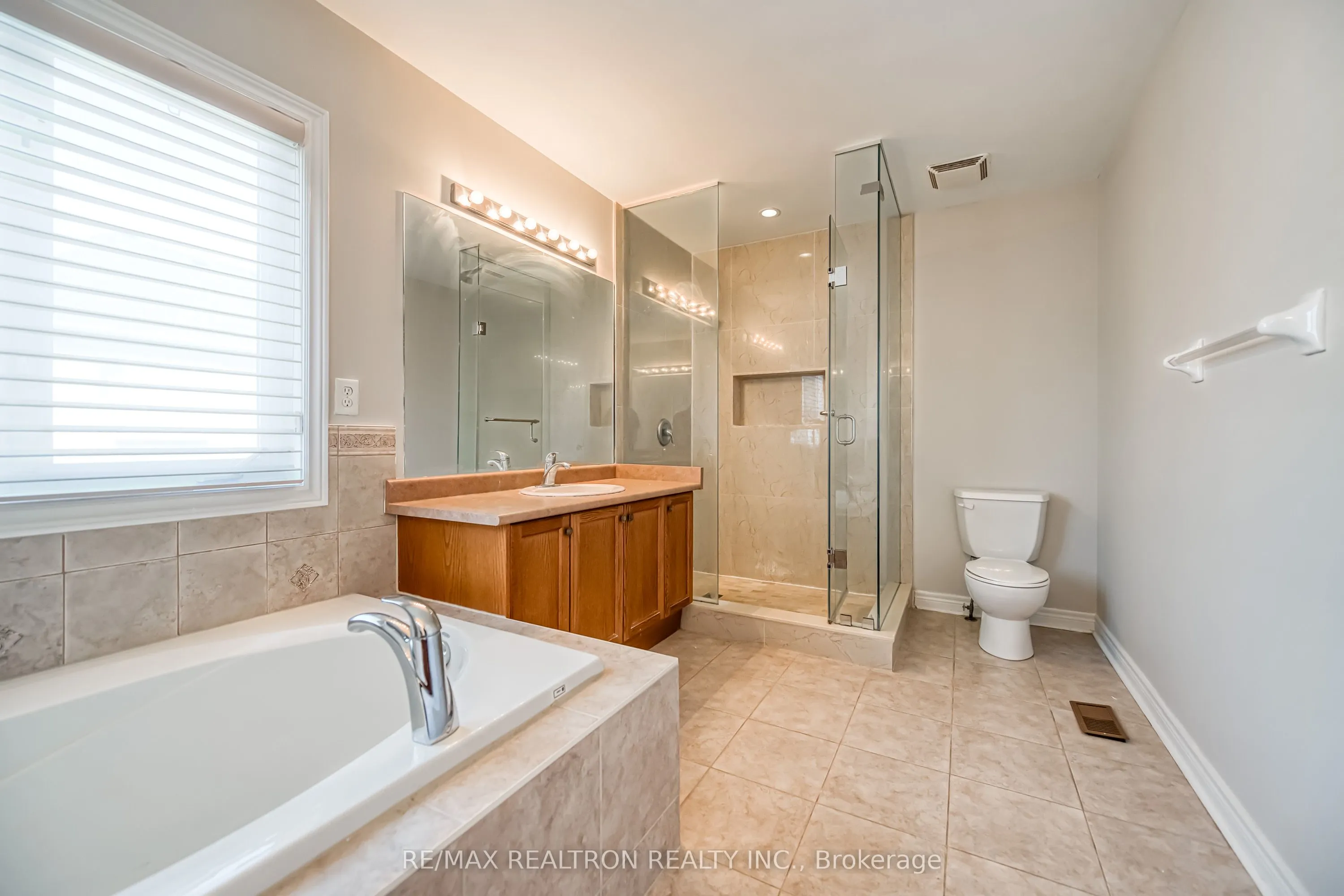 73 Adastra Crescent