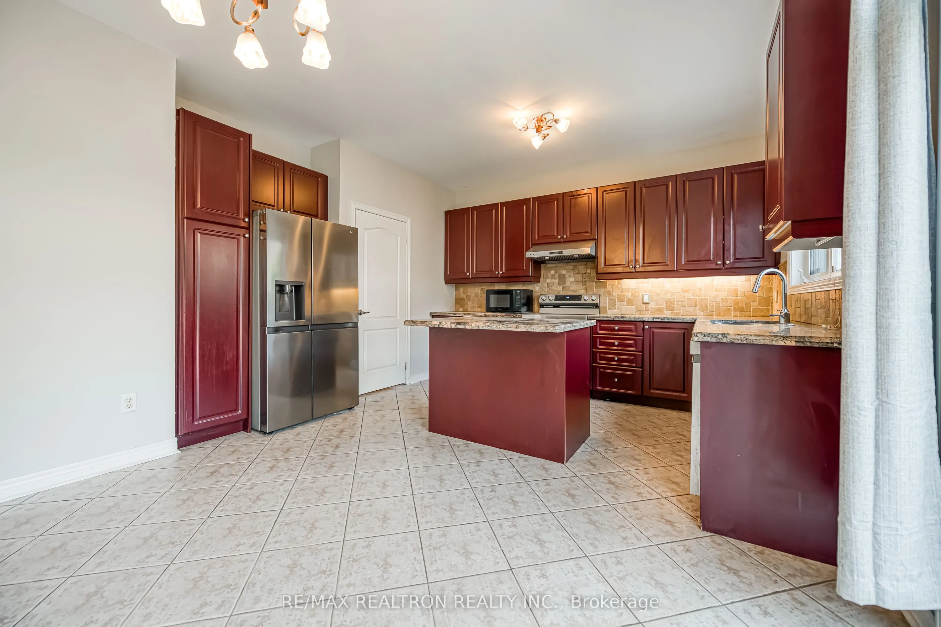 73 Adastra Crescent