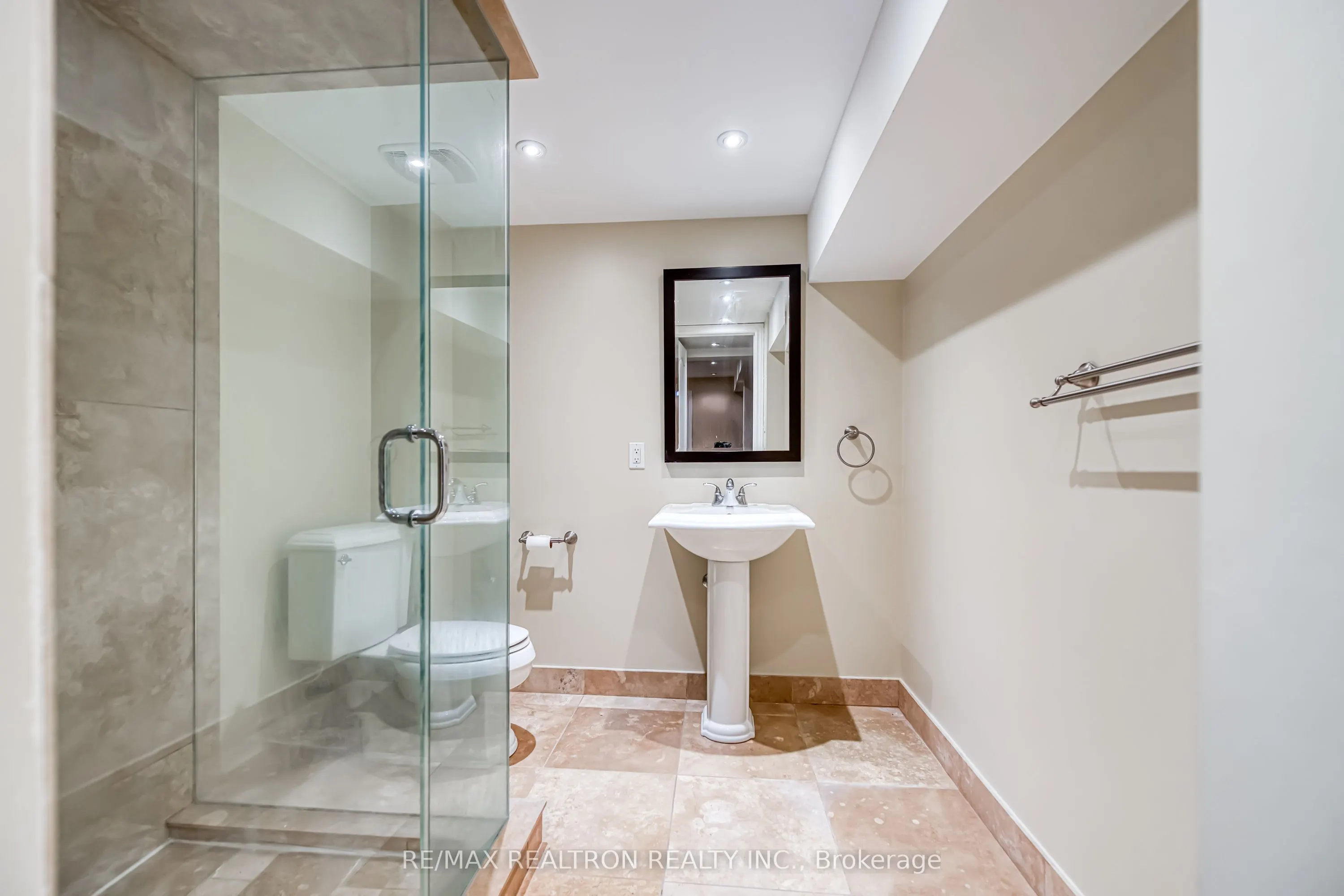73 Adastra Crescent