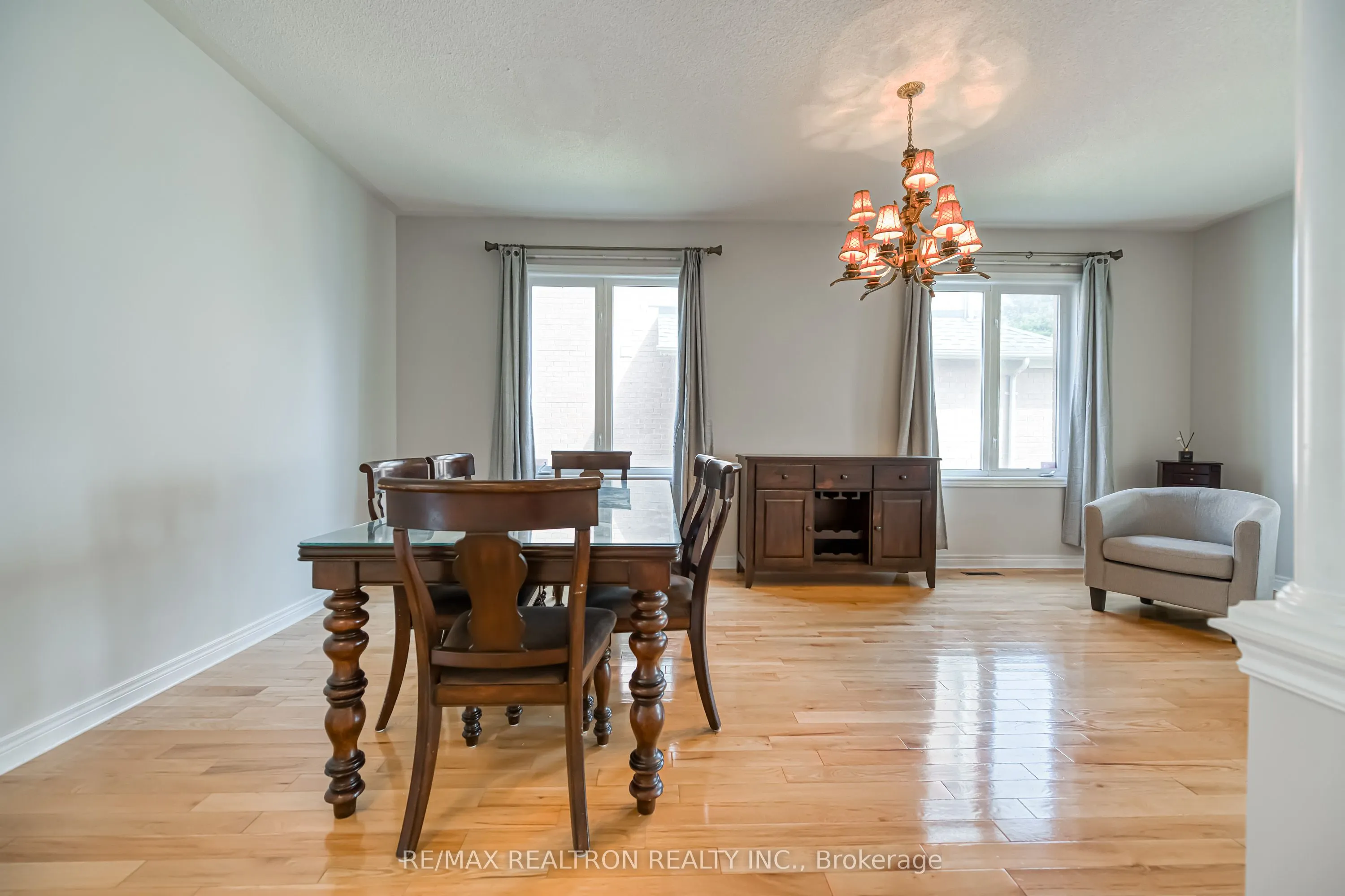 73 Adastra Crescent