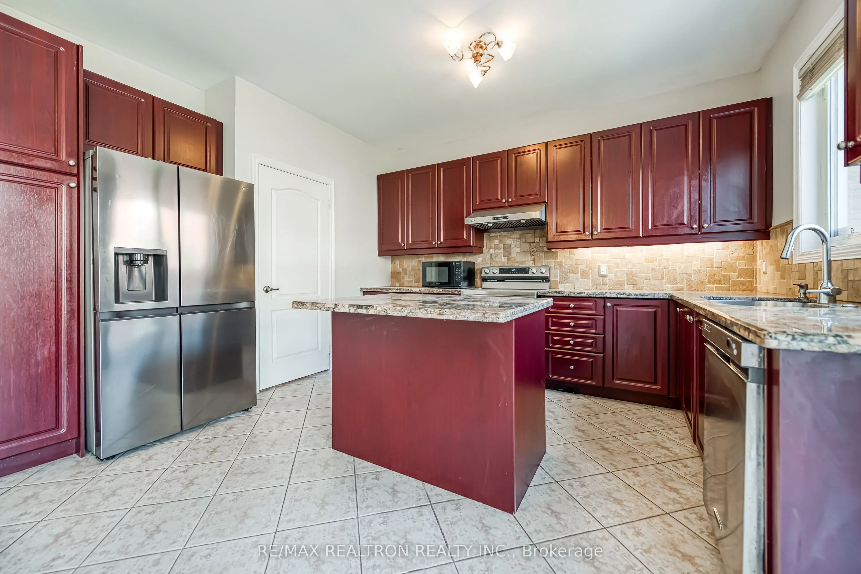 73 Adastra Crescent