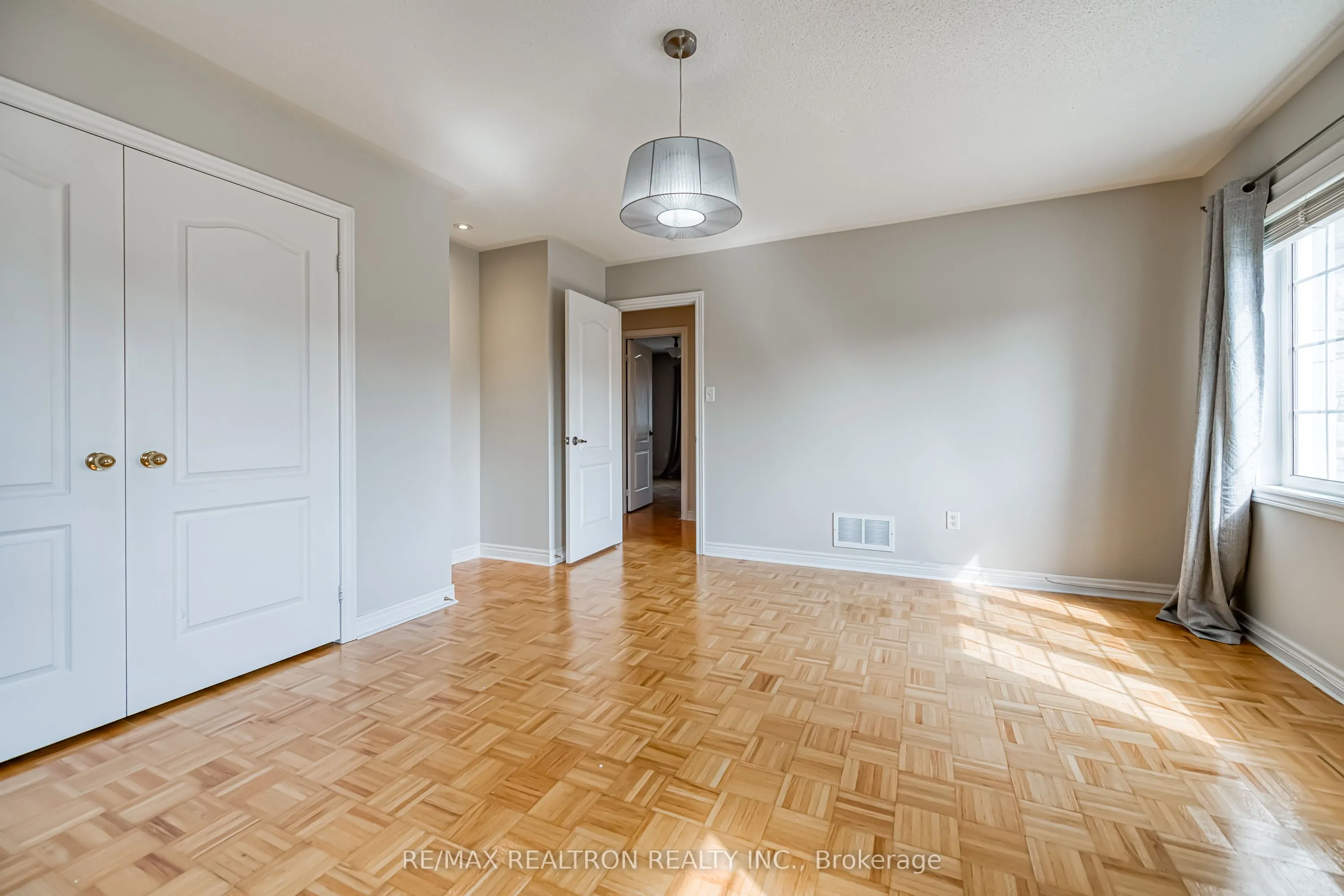 73 Adastra Crescent