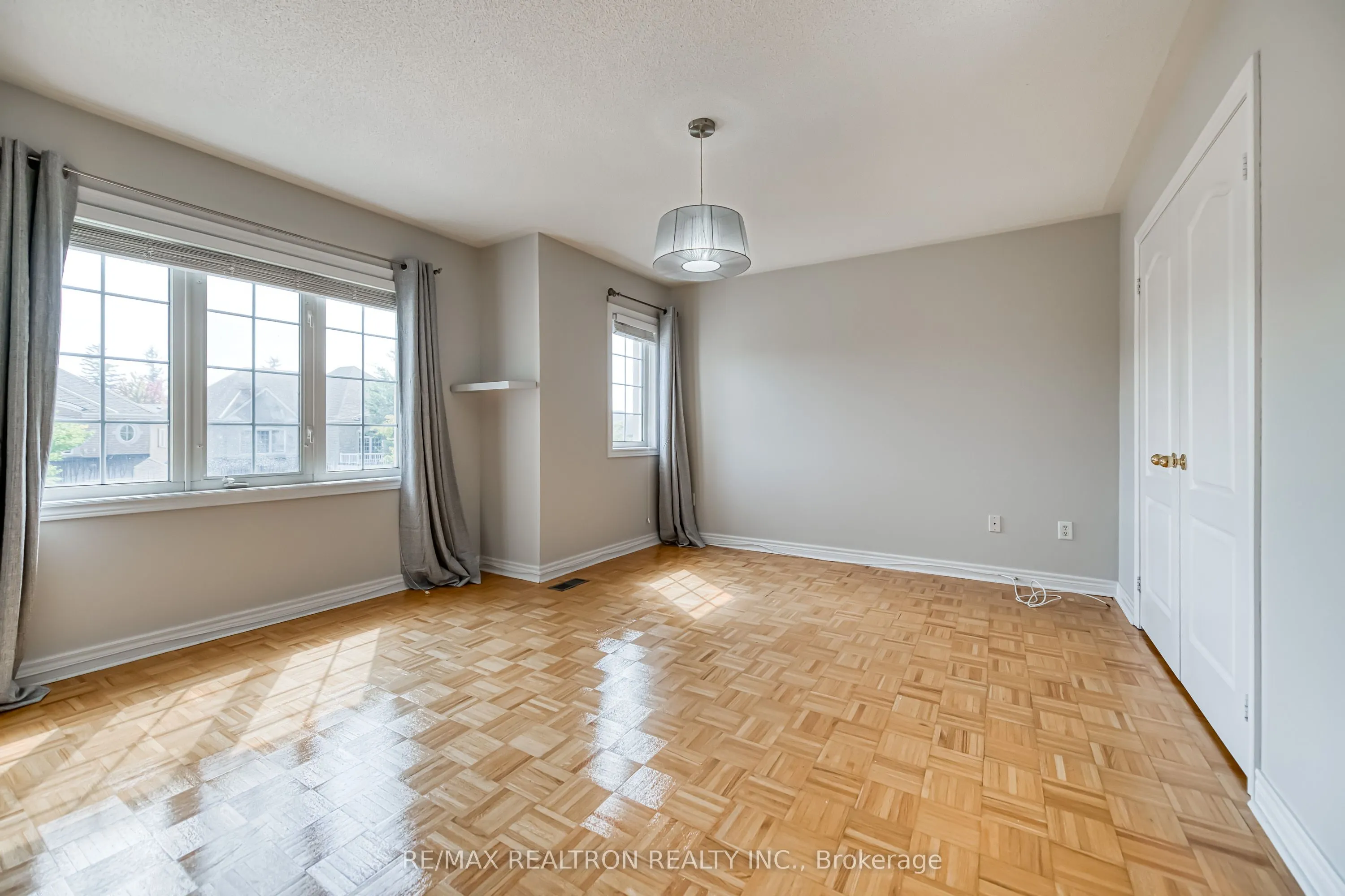 73 Adastra Crescent