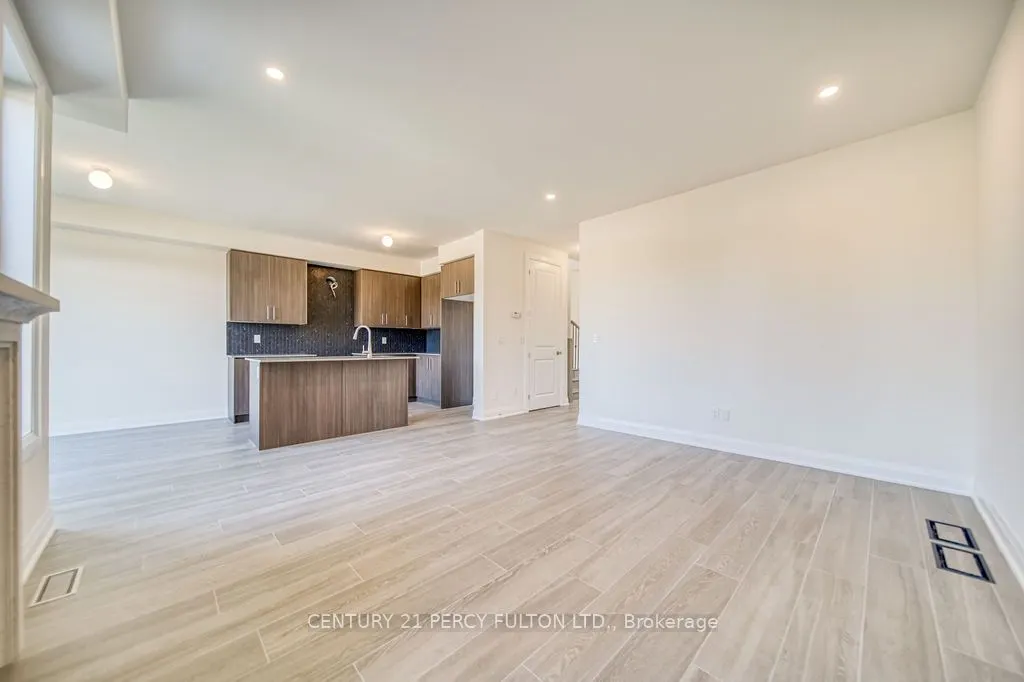 1350 Davis Loop