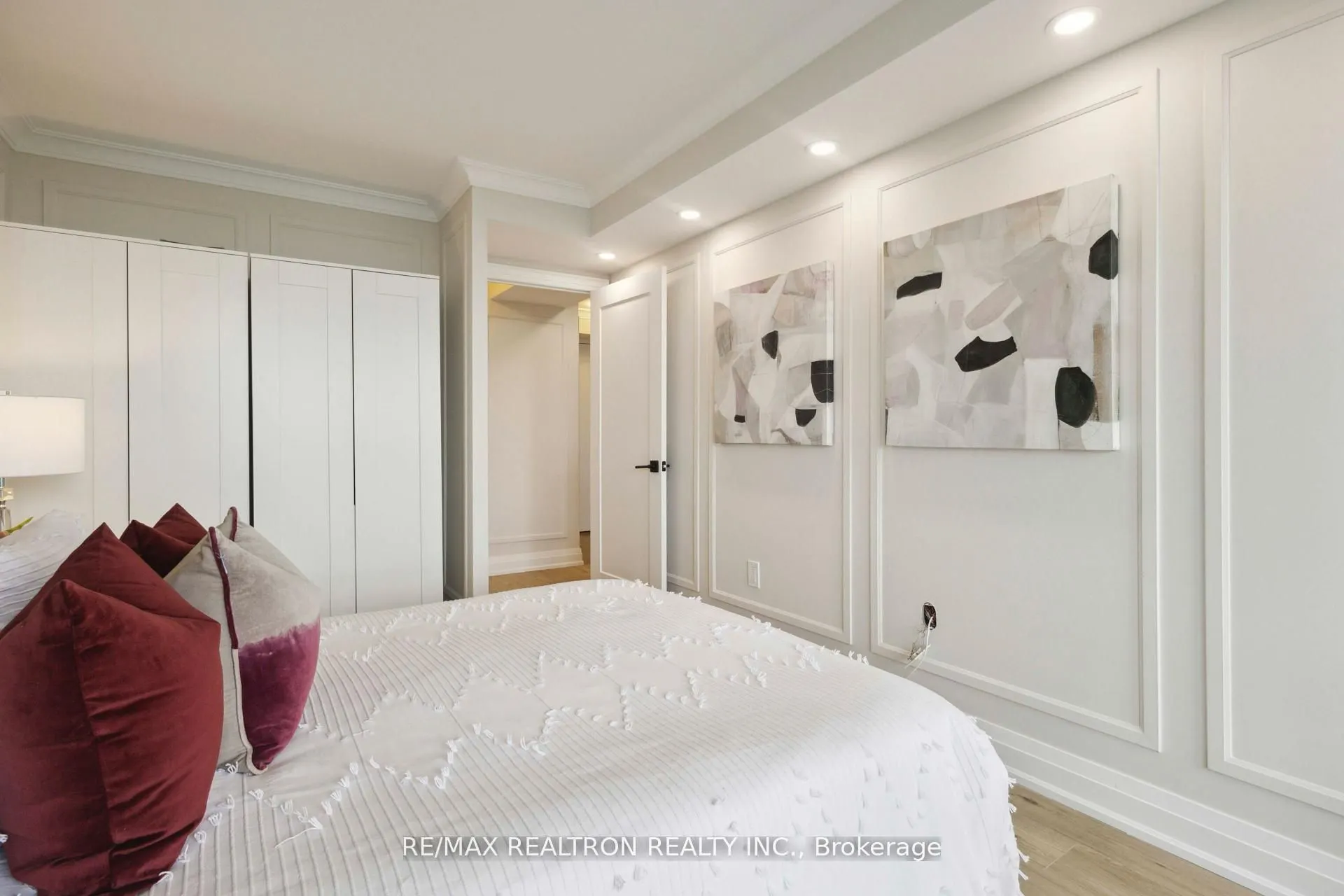7250 Yonge Street, #1604