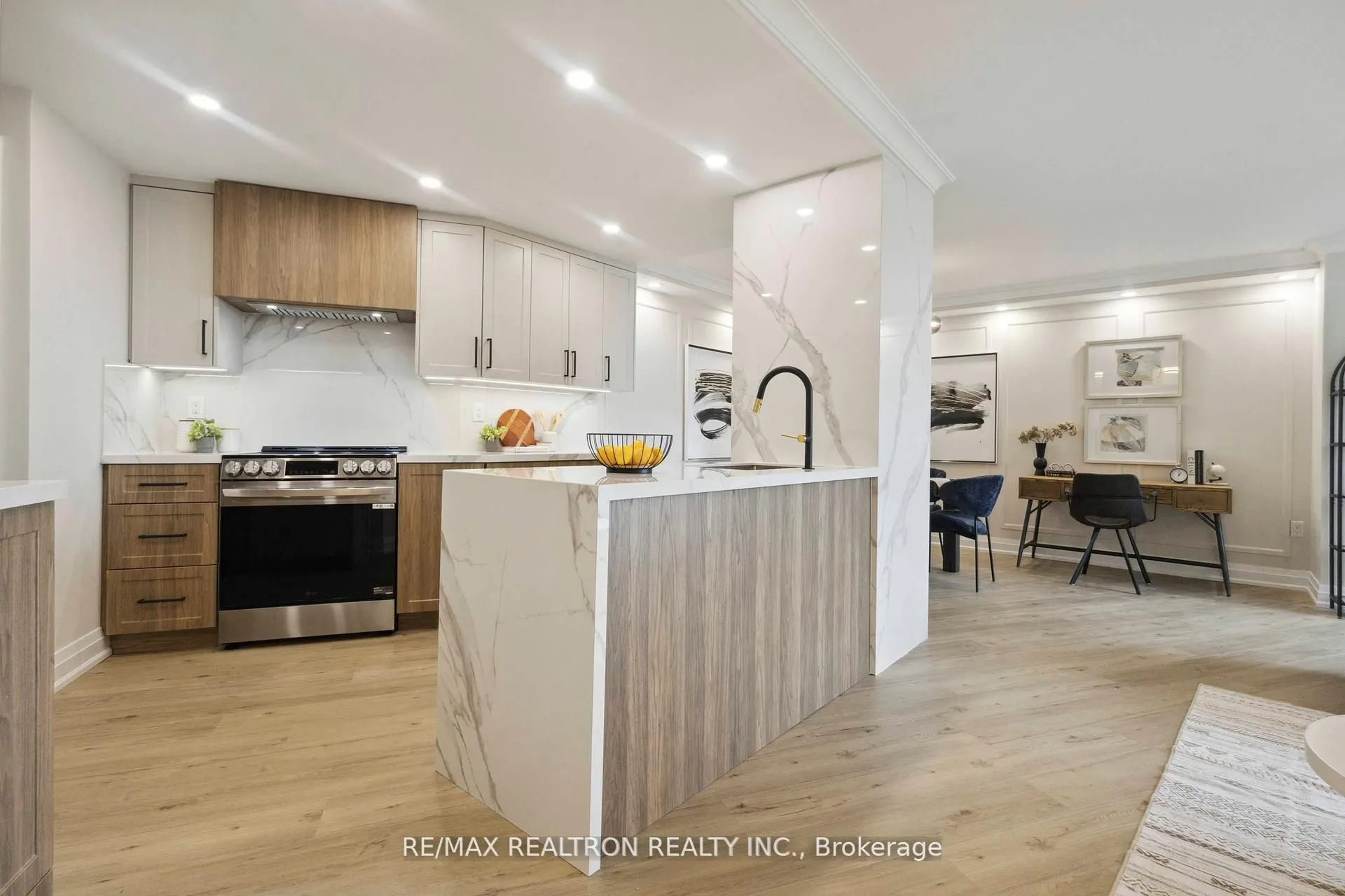 7250 Yonge Street, #1604