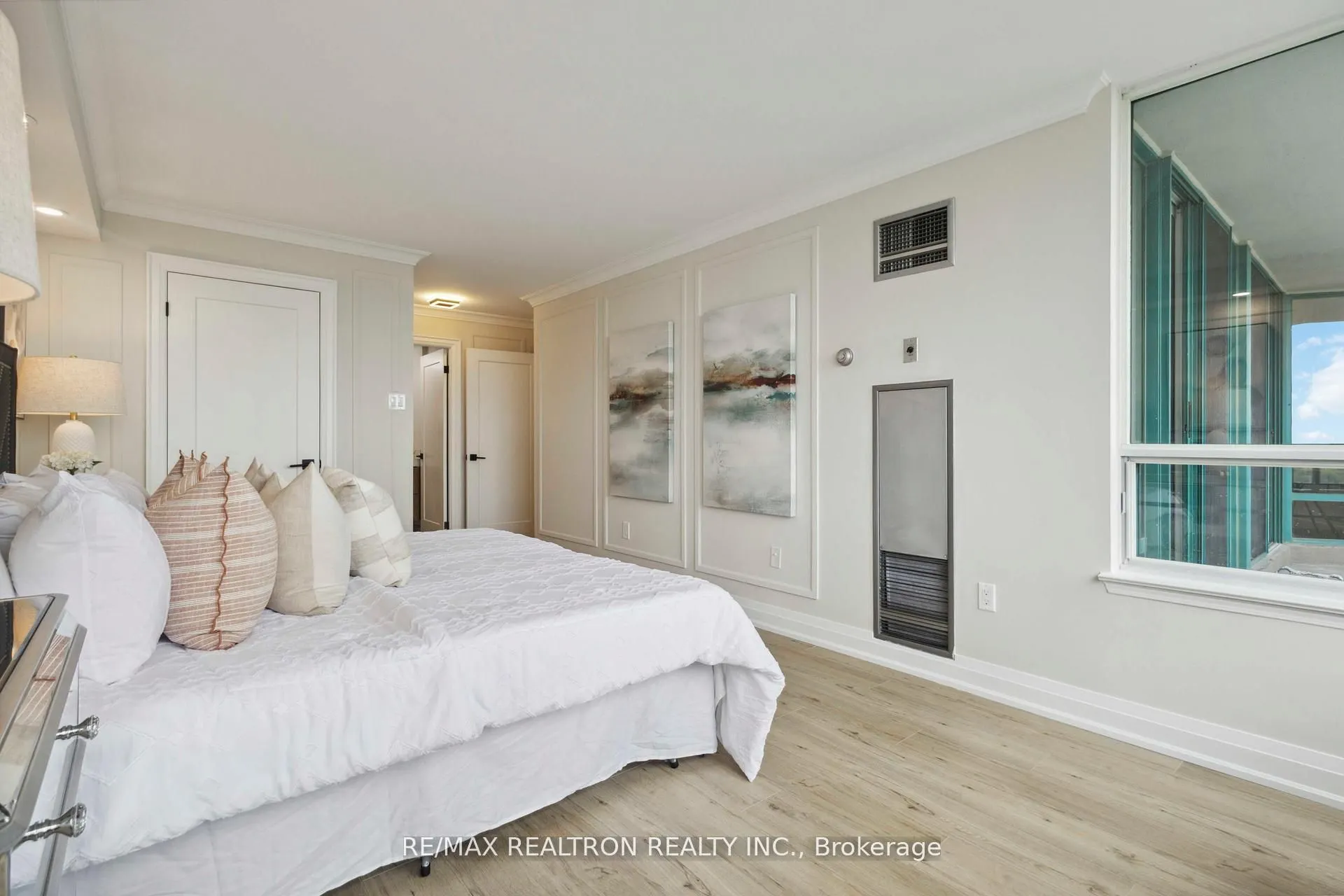 7250 Yonge Street, #1604