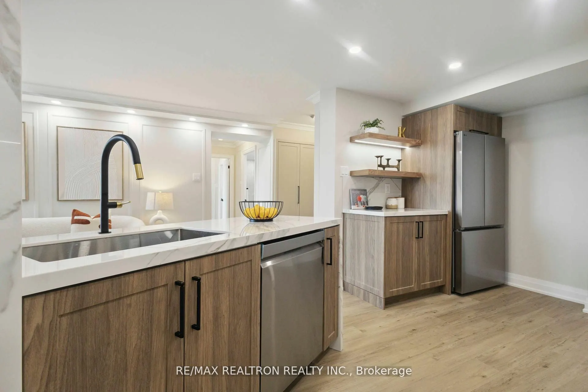 7250 Yonge Street, #1604