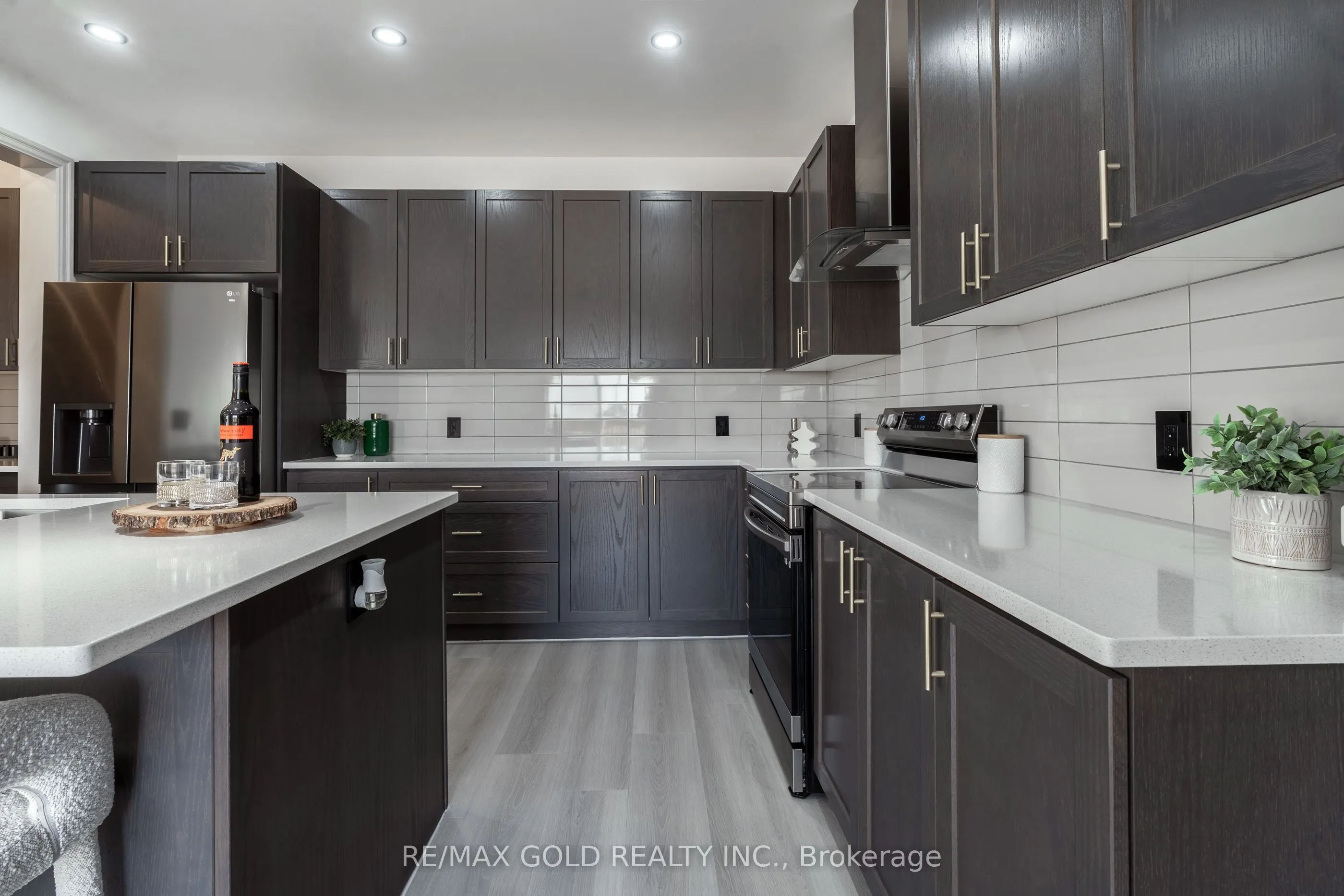 16 Frank Kelly Drive