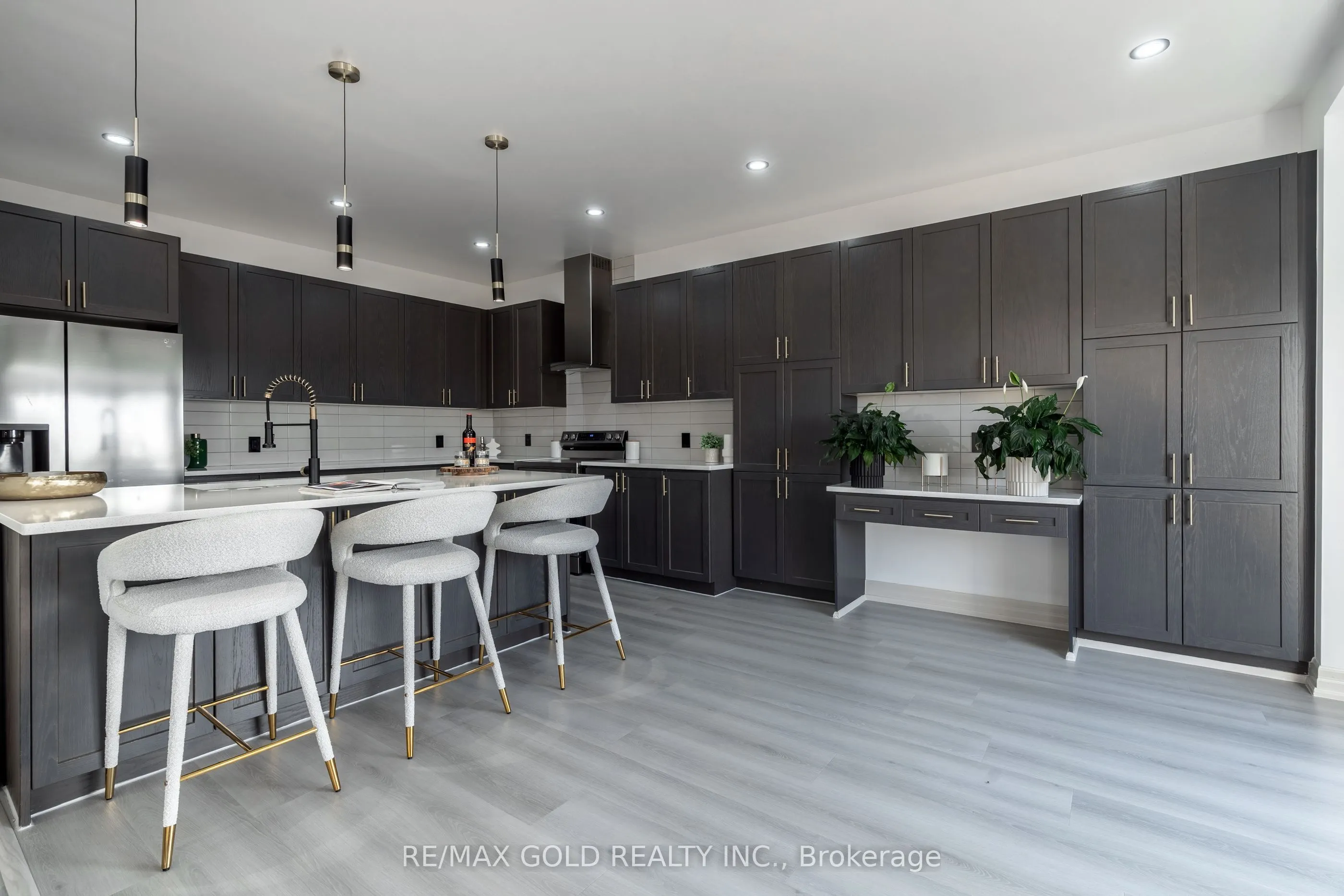 16 Frank Kelly Drive