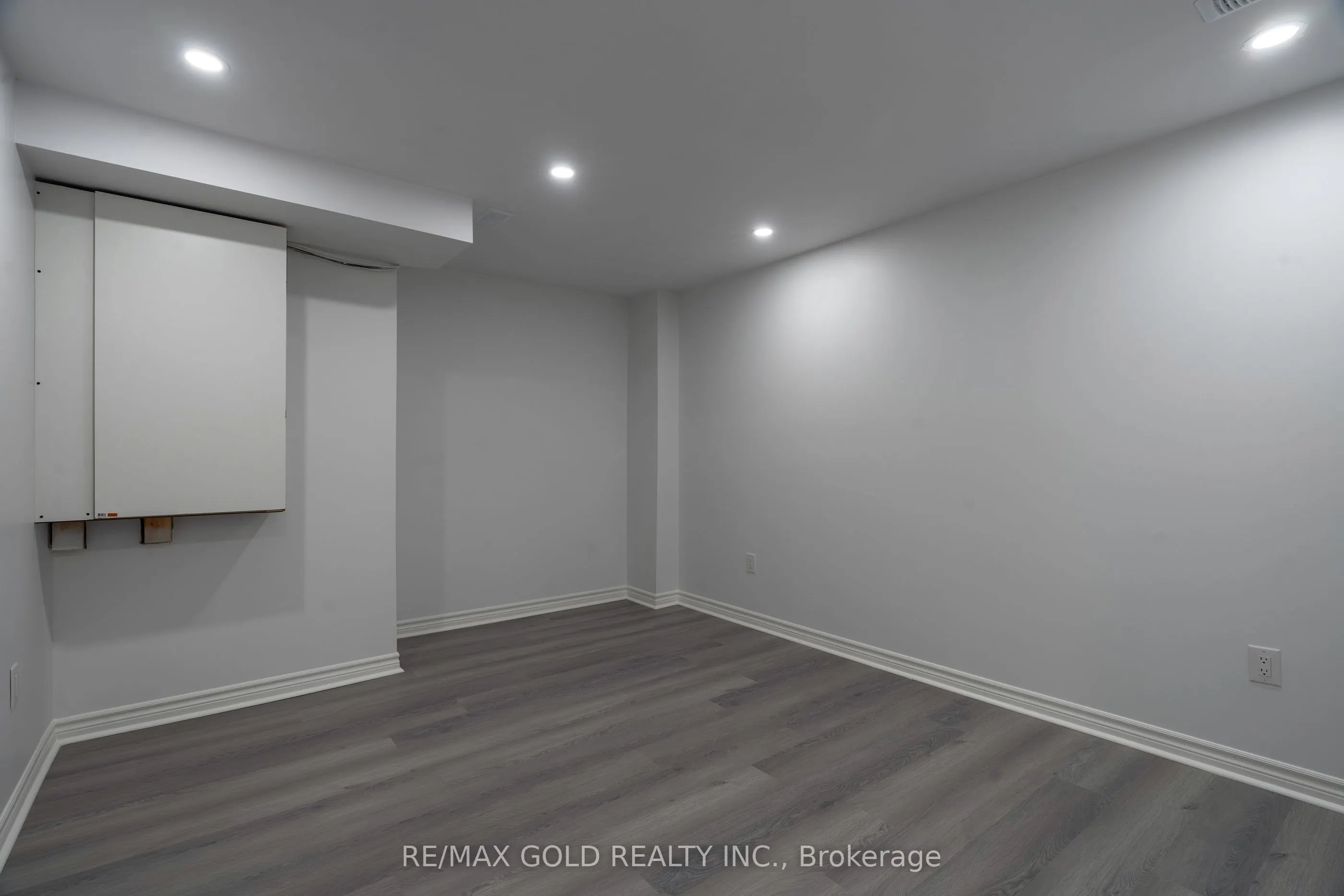 16 Frank Kelly Drive