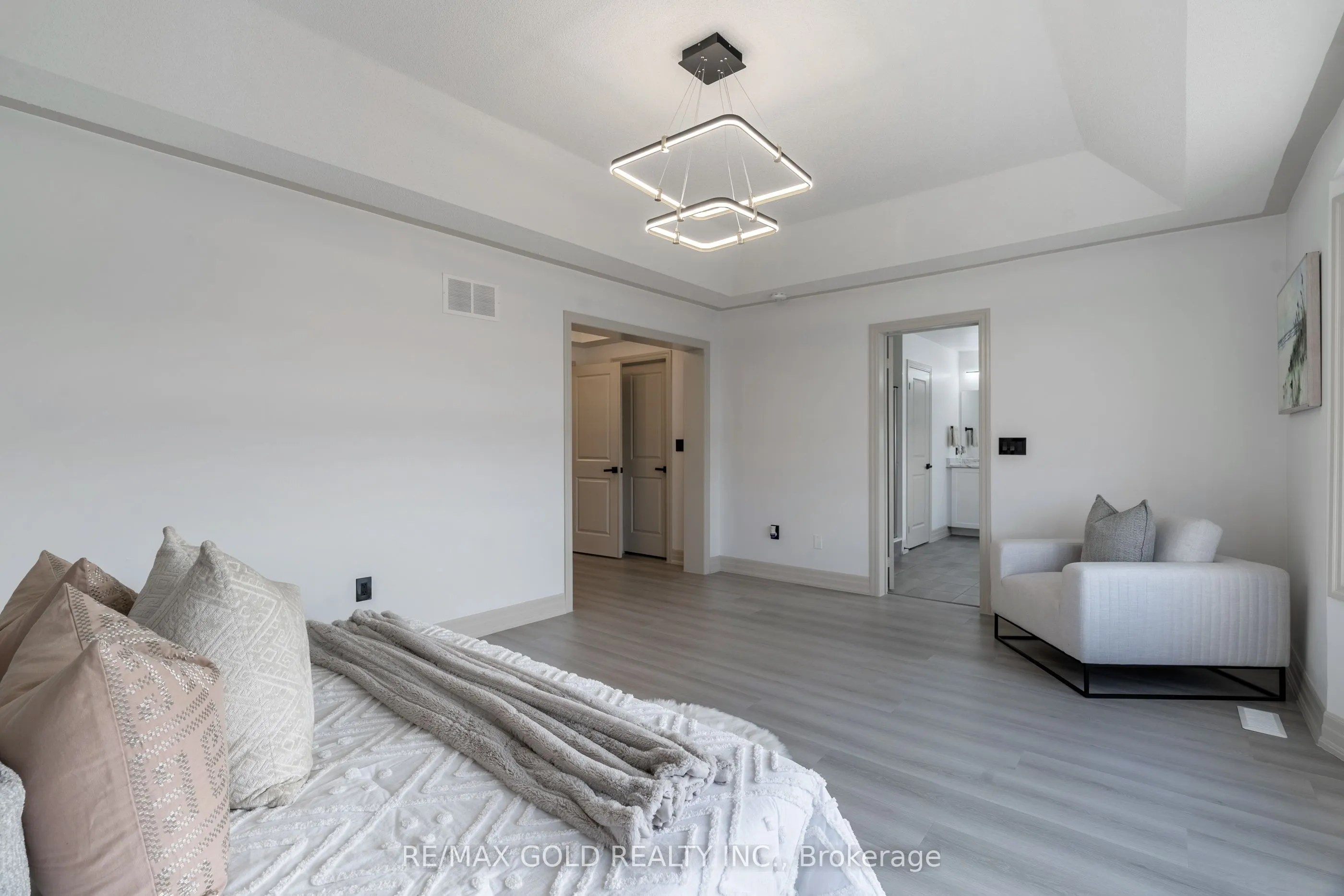 16 Frank Kelly Drive