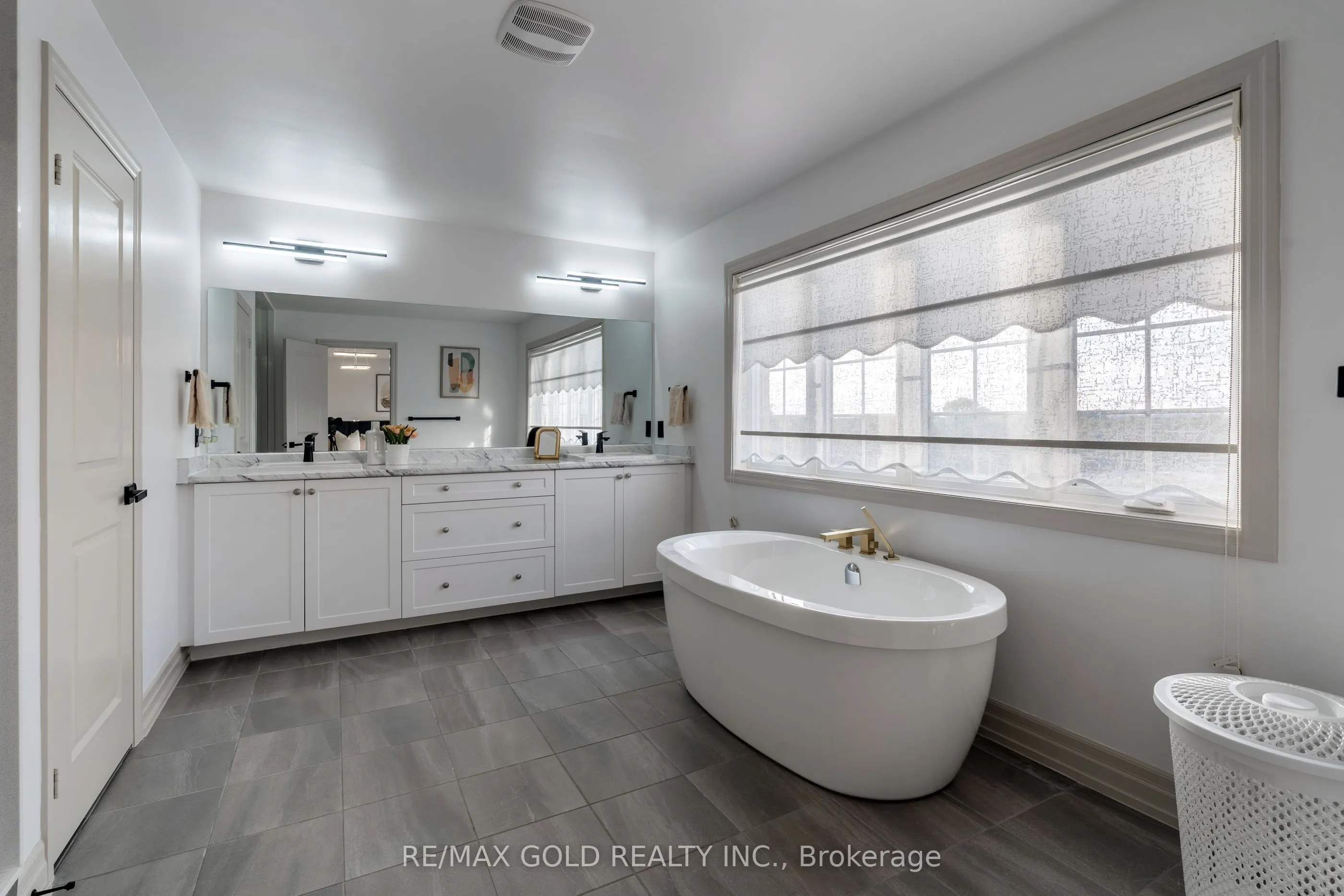 16 Frank Kelly Drive