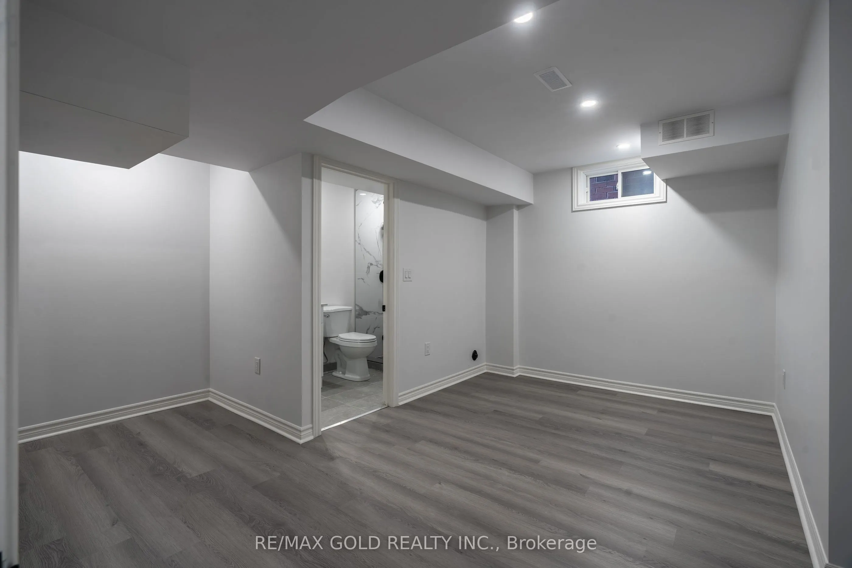 16 Frank Kelly Drive