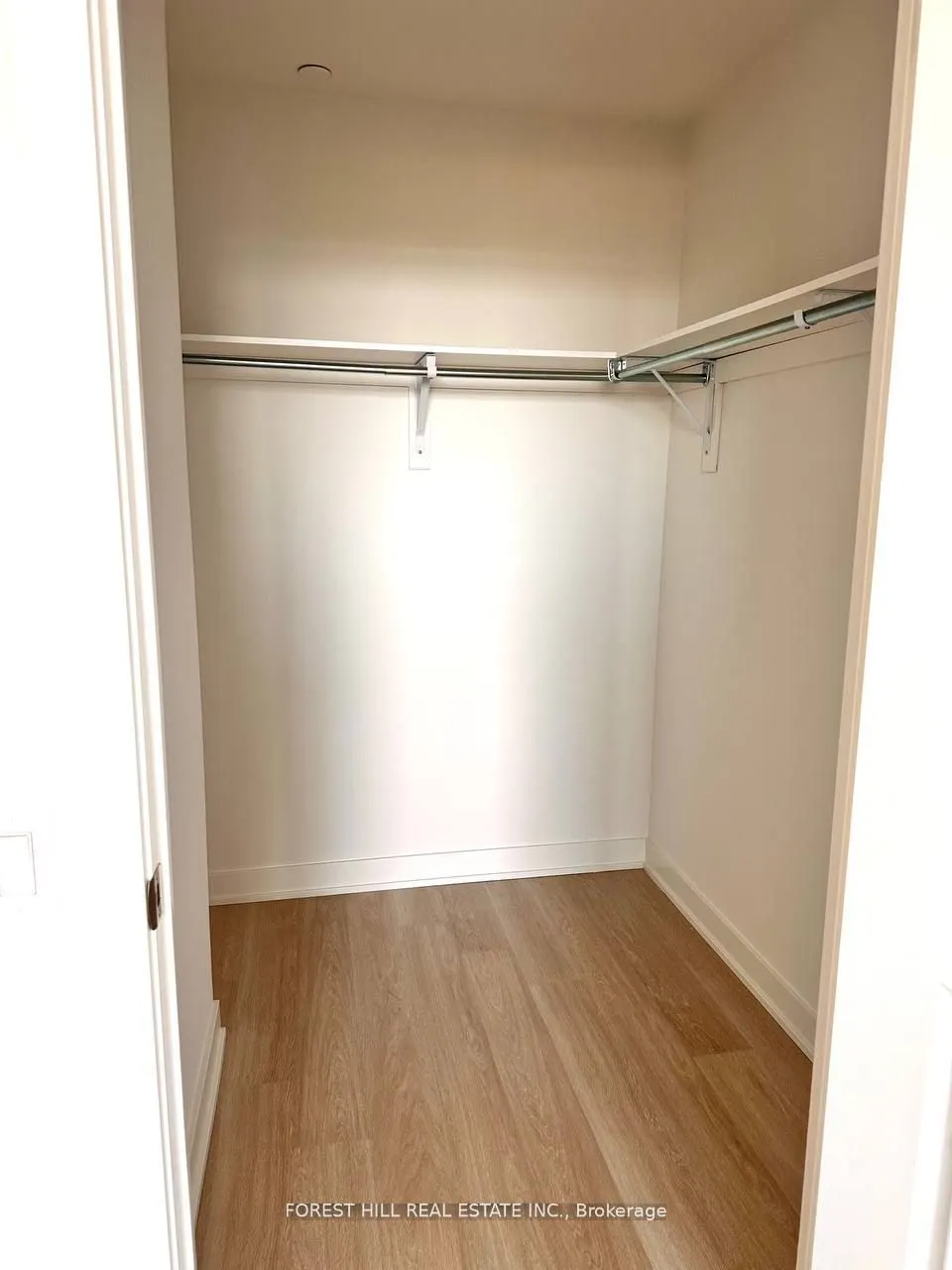50 Upper Mall Way, #B1804